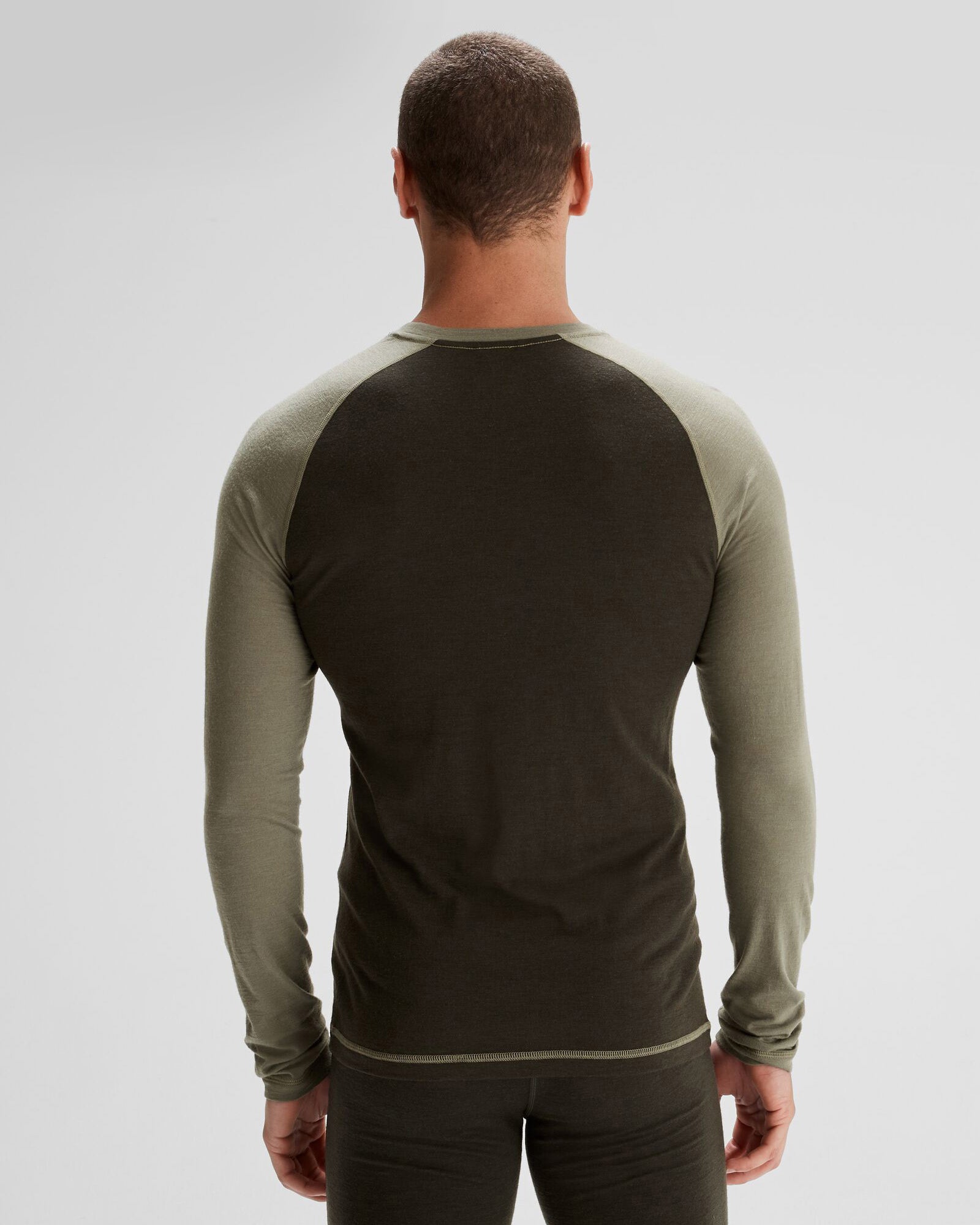 b0543_o9p_k_merino_125_mens_baselayer_long_sleeve_top_d_1743633533000