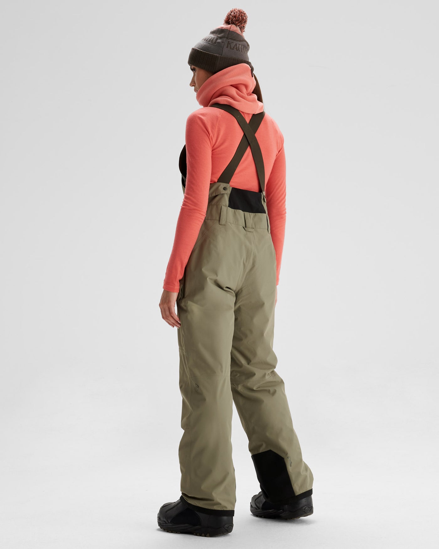 b0562_o4v_pwdr_days_2l_womens_novaloft_snow_bib_c_1743731575000