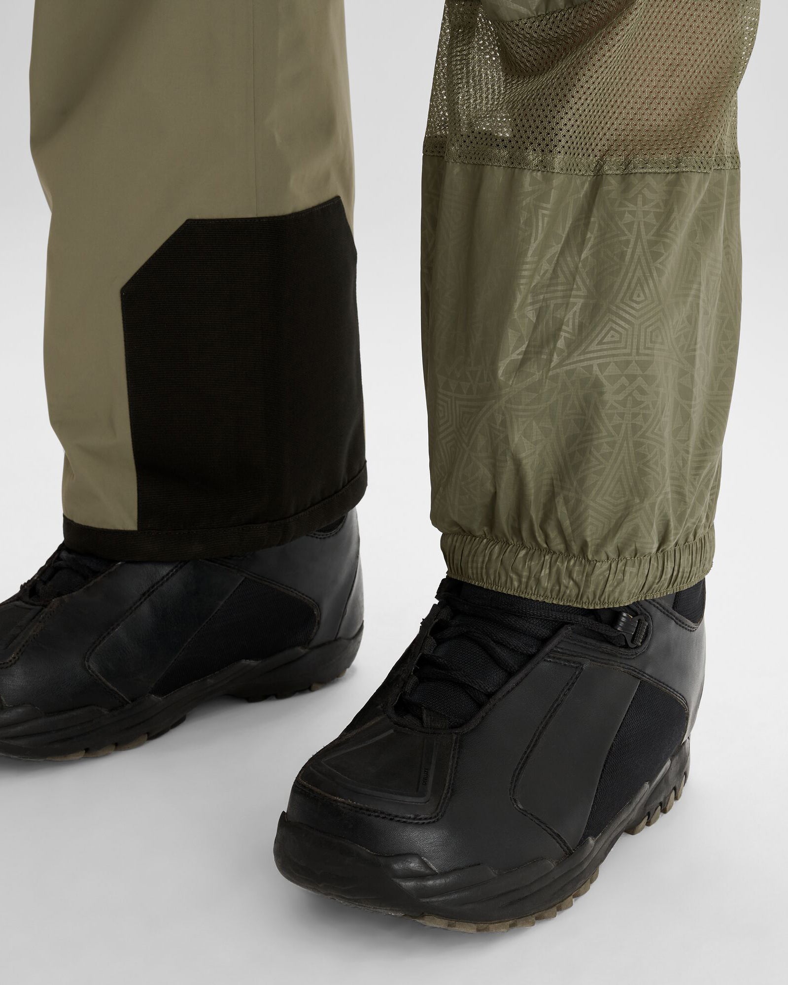 b0564_o4v_pwdr_days_2l_mens_novaloft_snow_bib_g_1744345766000