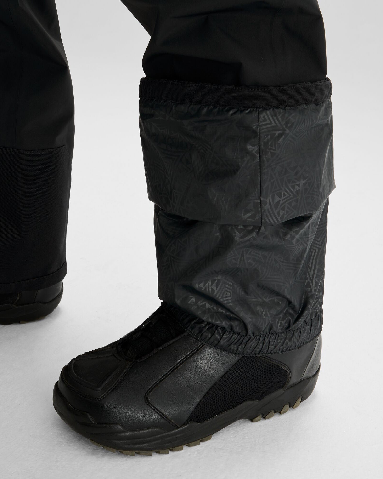 b0564_o4w_pwdr_days_2l_mens_novaloft_snow_bib_g_1744345790000