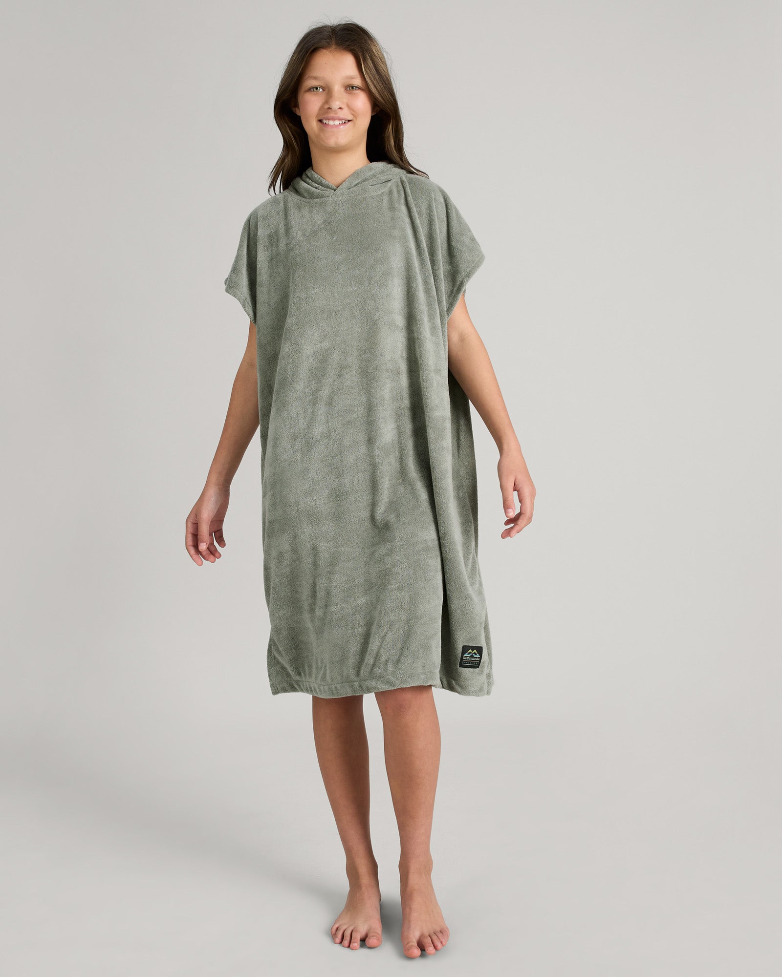 b0580_nz8_hooded_towel_kids_v2_grey_a_1743731692000