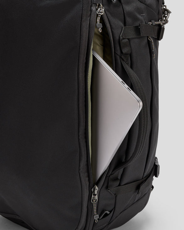 Litehaul Carry On v3 38L Black Stingray – Kathmandu AU