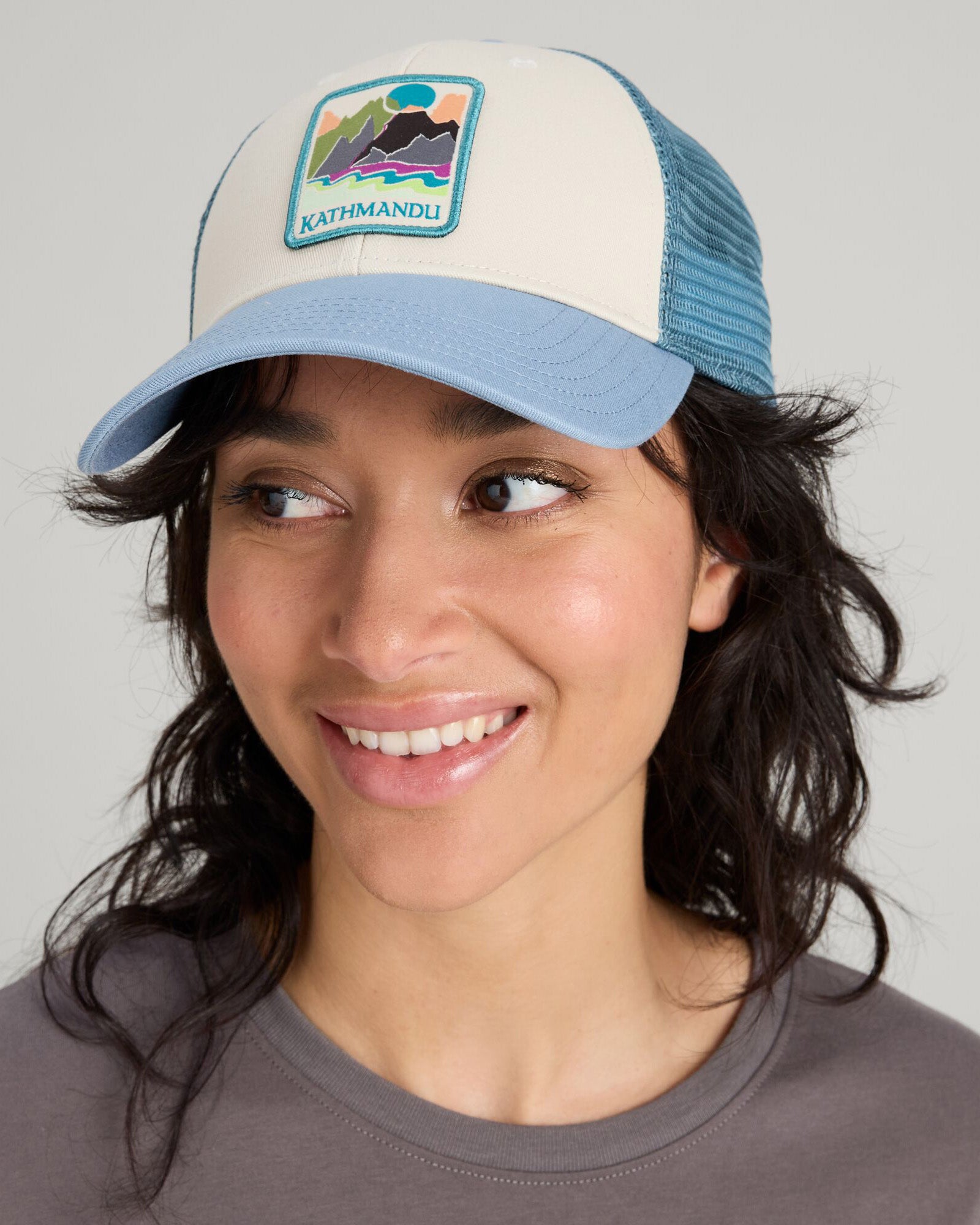 b0641_ofi_trucker_low_cap_v2_natural_blue_f_1743629557000