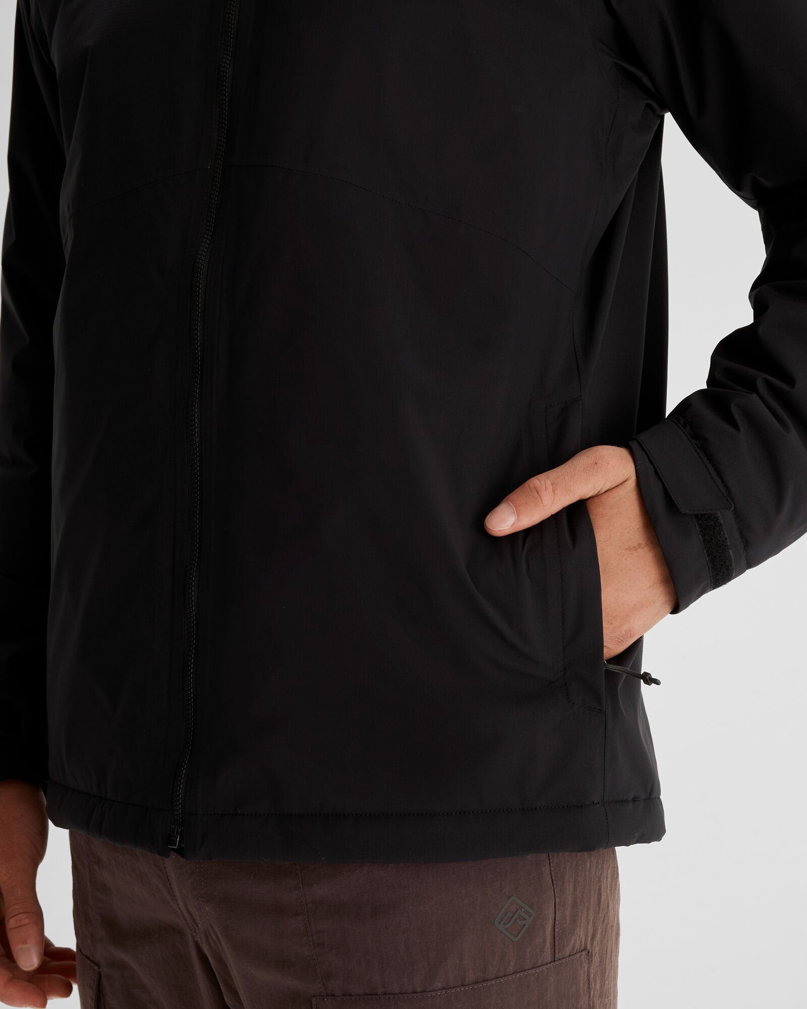 b0649_o4w_trailhead_2l_mens_novaloft_rain_jacket_f_1743633221000