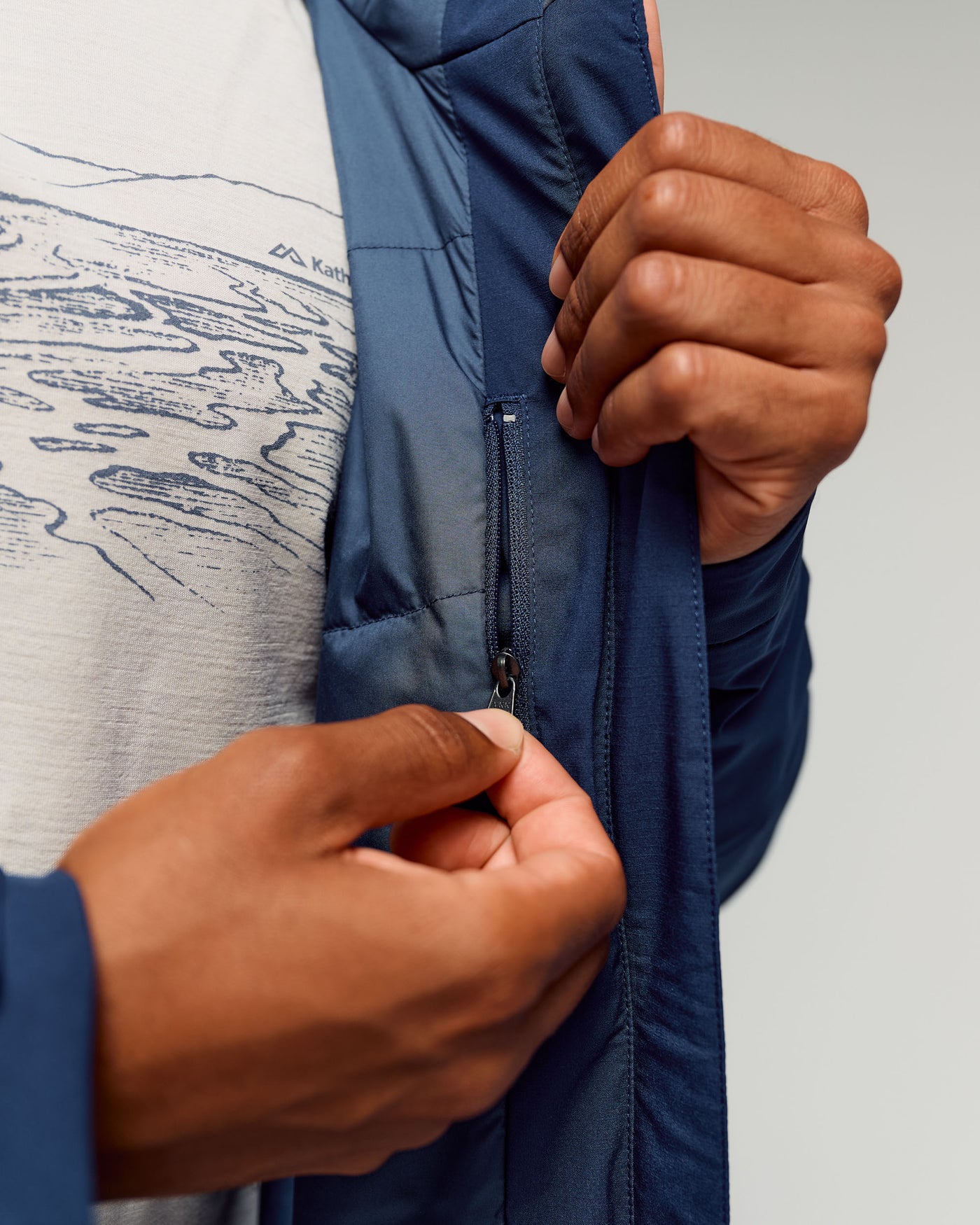 b0649_ou3_trailhead_2l_mens_novaloft_rain_jacket_d_1769720690000