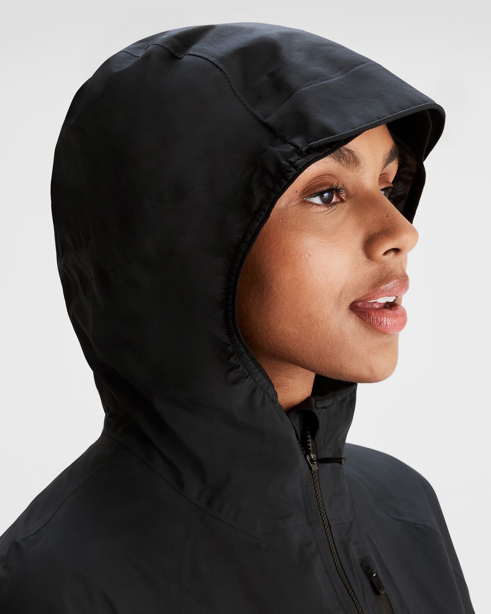 b0651_o4w_seeker_womens_2_5l_rain_jacket_e_1743633187000