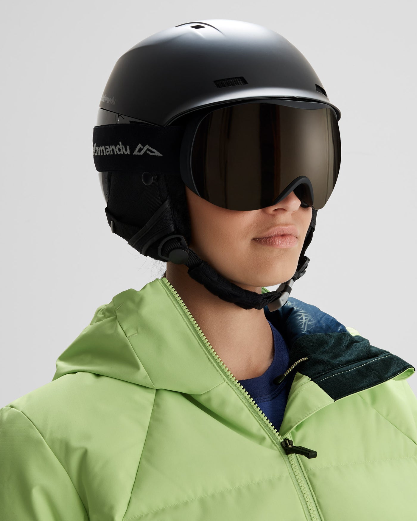 b0700_o4w_pwdr_days_snow_helmet_adults_b_1743731785000