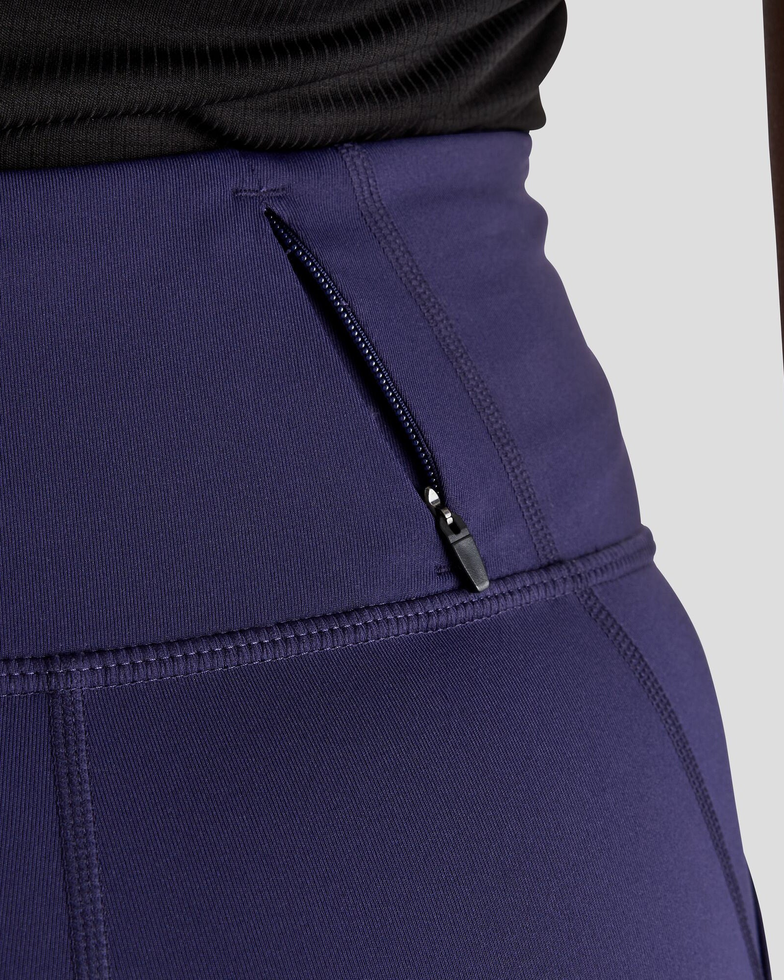 b0735_ofc_seeker_womens_7_inch_tight_shorts_d_1743632935000