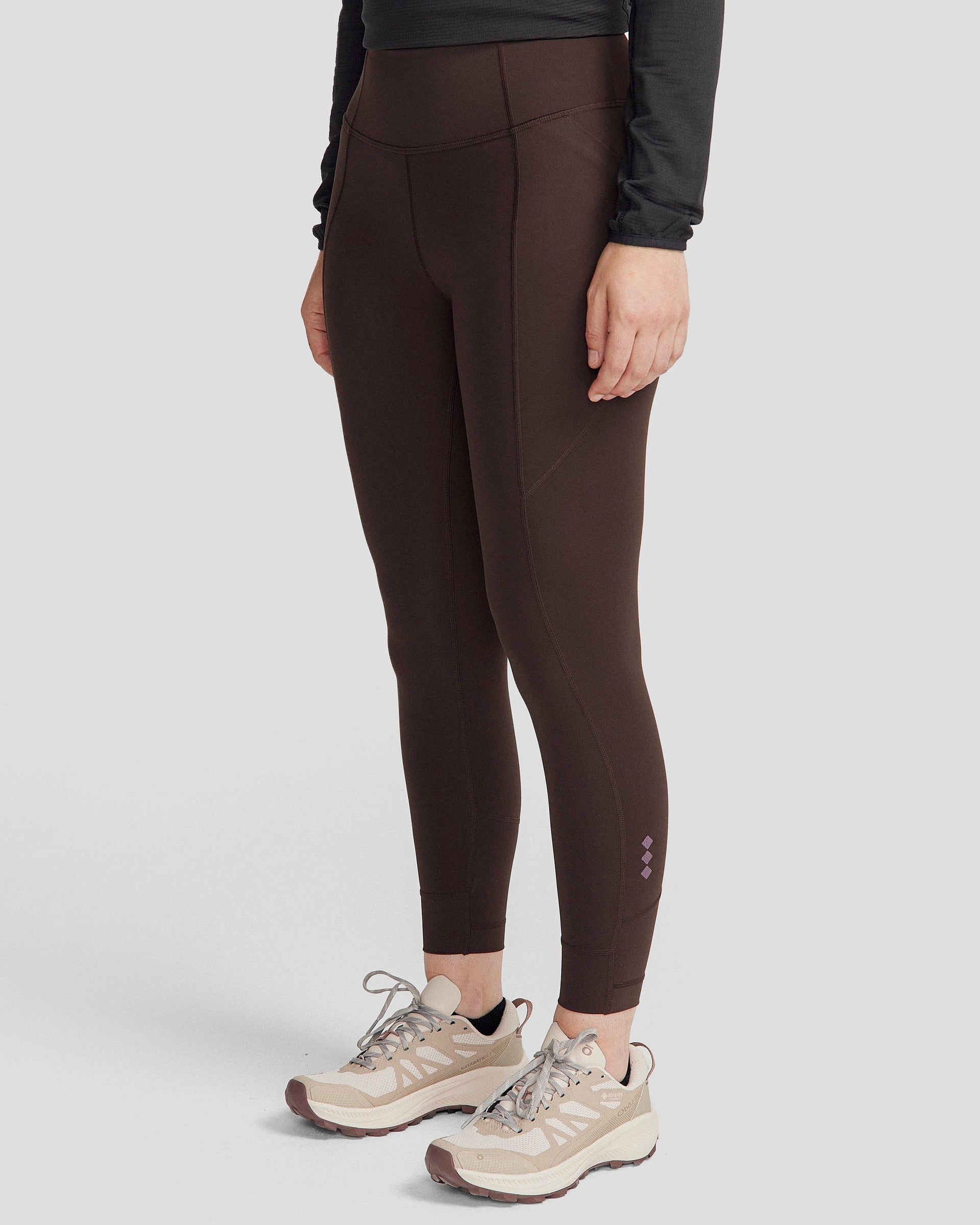 b0736_of9_seeker_womens_7_8_leggings_c_1743629030000