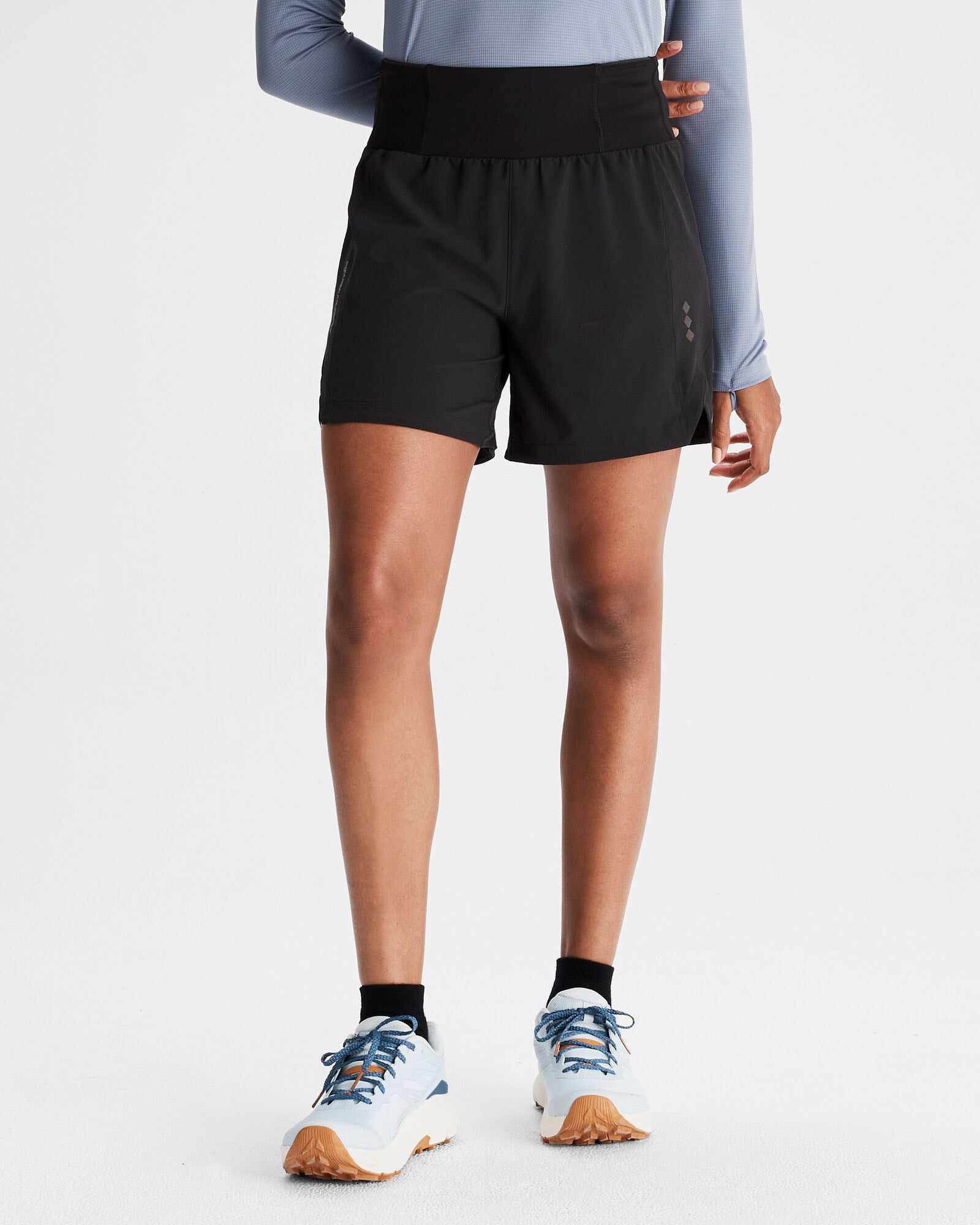 b0739_o4w_seeker_womens_5_inch_shorts_a_1743632917000