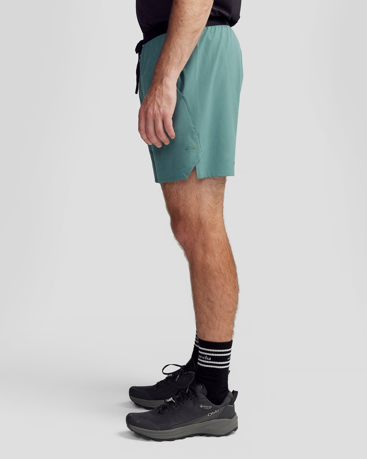b0740_or5_seeker_mens_7inch_shorts_green_c_1411x1764_d450302_1756934402000