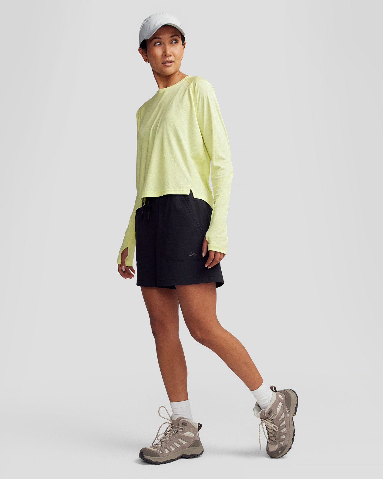 b0743_os0_sun_stopper_lt_womens_long_sleeve_top_green_m_b_1263x1579_b5f7b99_1756934382000