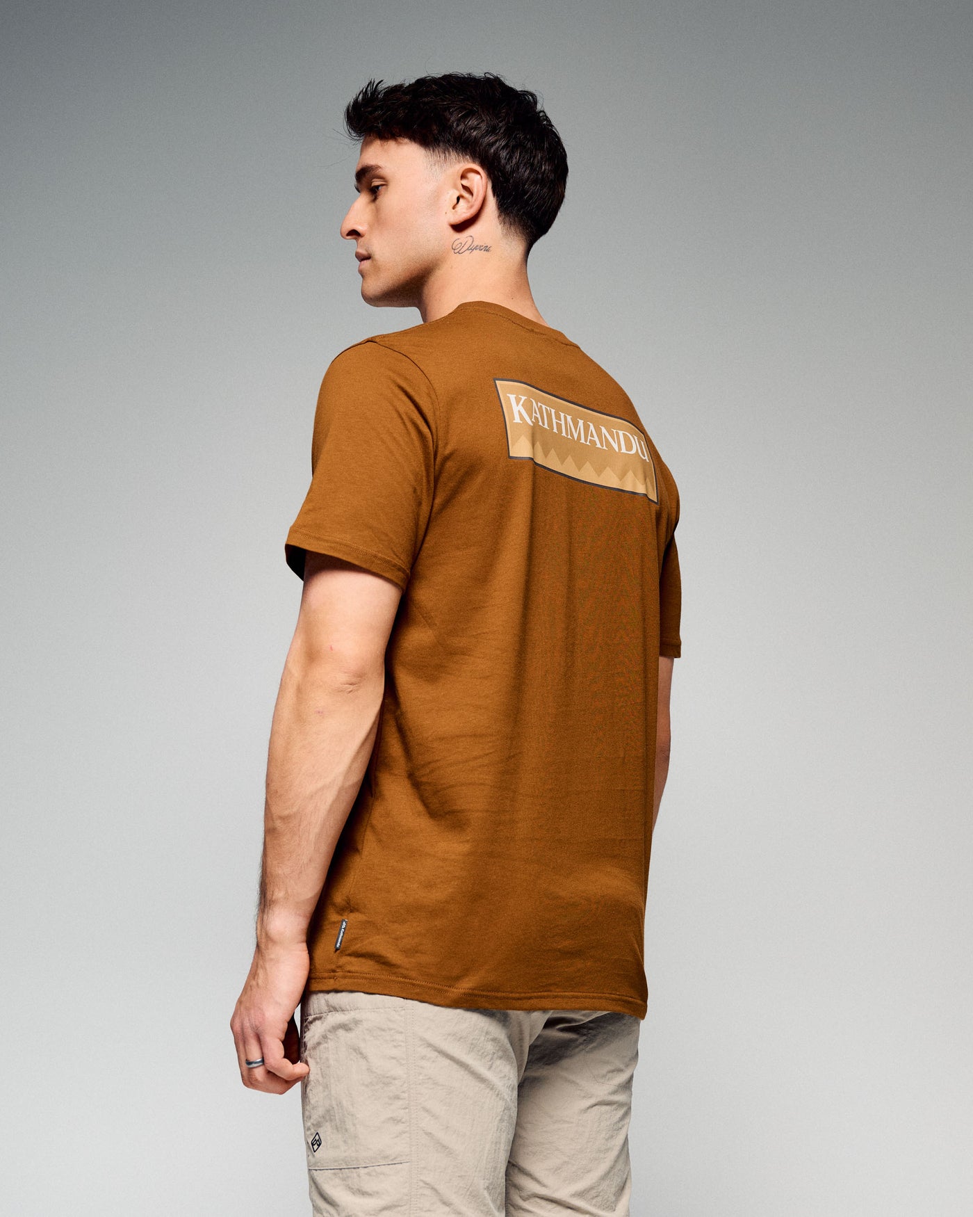 b0752_805_heritage_logo_mens_organic_cotton_short_sleeve_tee_b_1775616670000