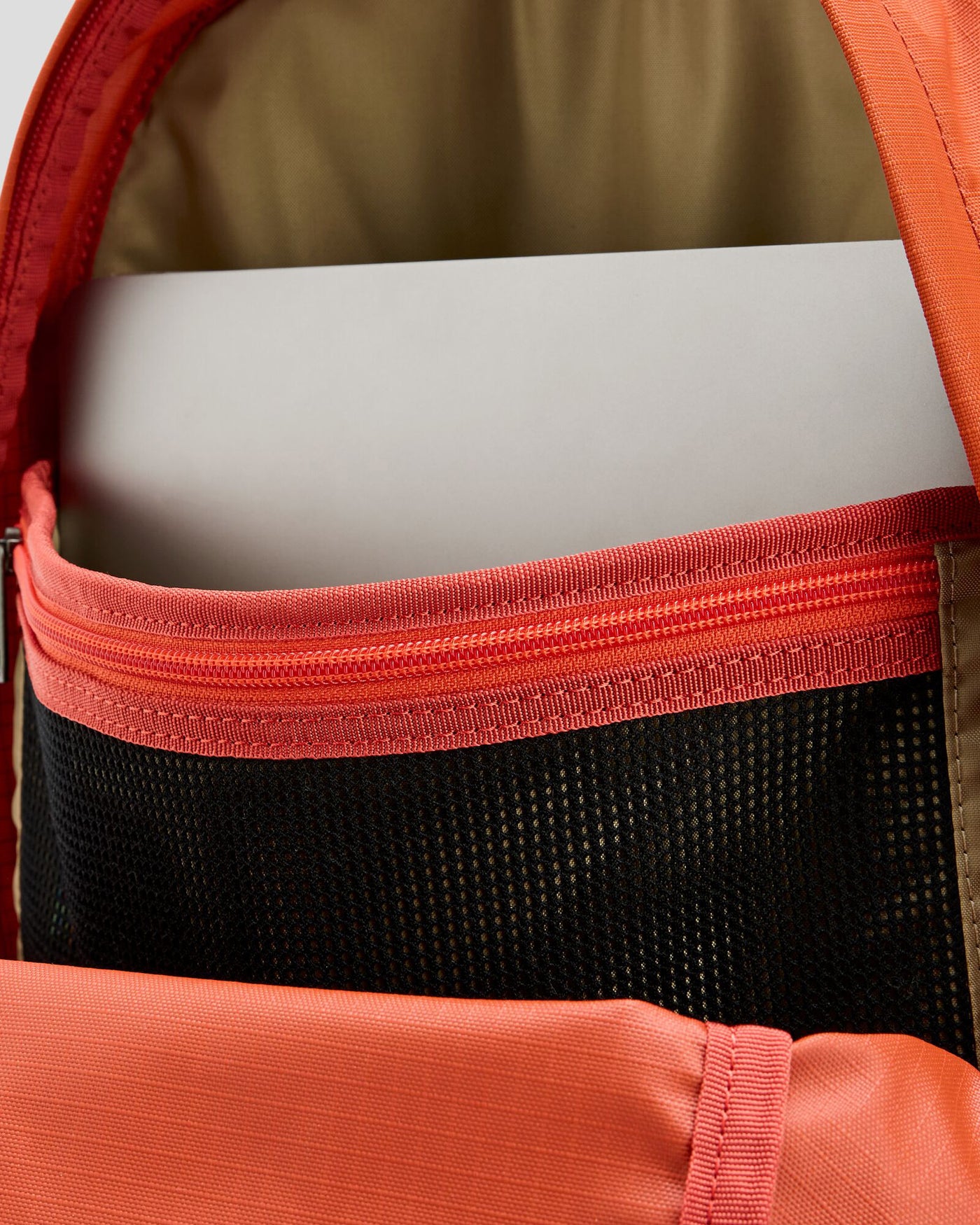 b0784_679_axon_everyday_backpack_1_d_1743630925000