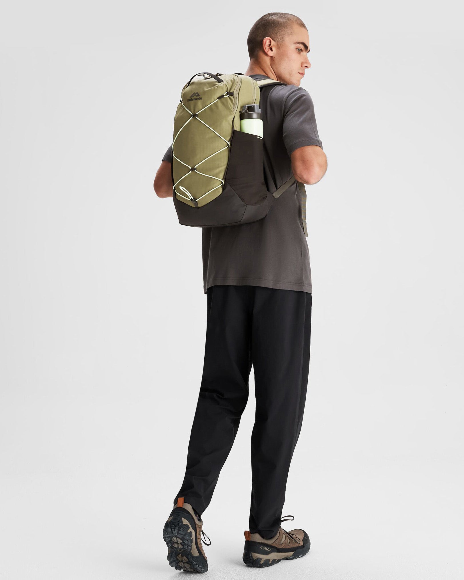 b0786_o4v_axon_escape_backpack_22l_b_1743632780000