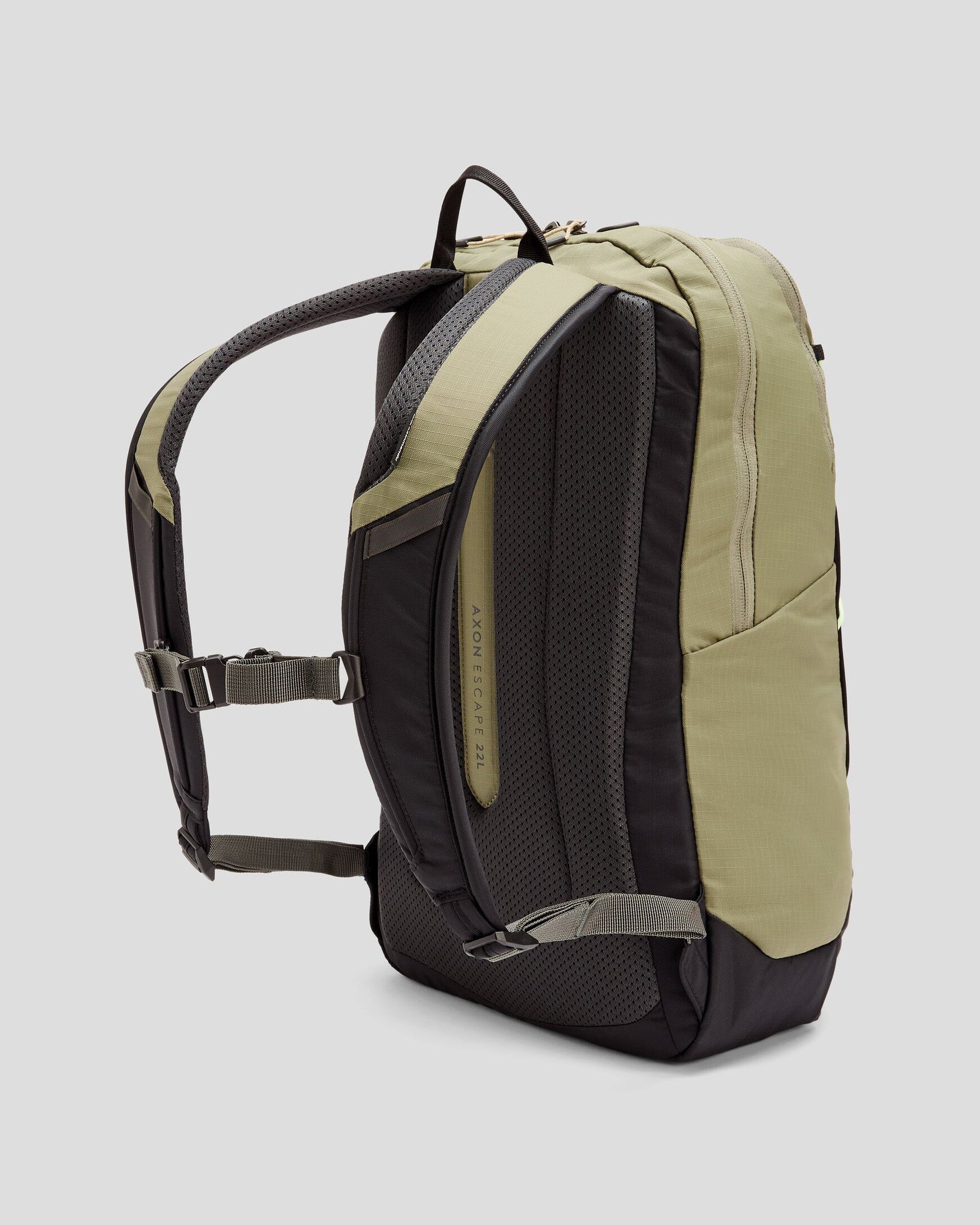 b0786_o4v_axon_escape_backpack_22l_e_1743630918000
