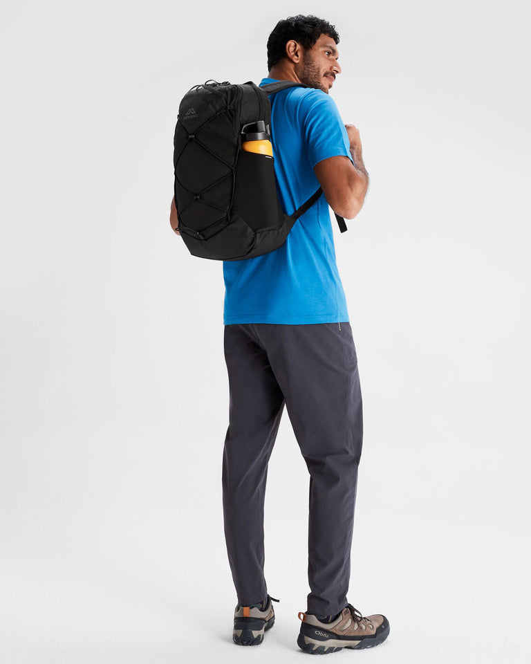 Axon Escape Backpack - 22L - Black Stingray – Kathmandu AU