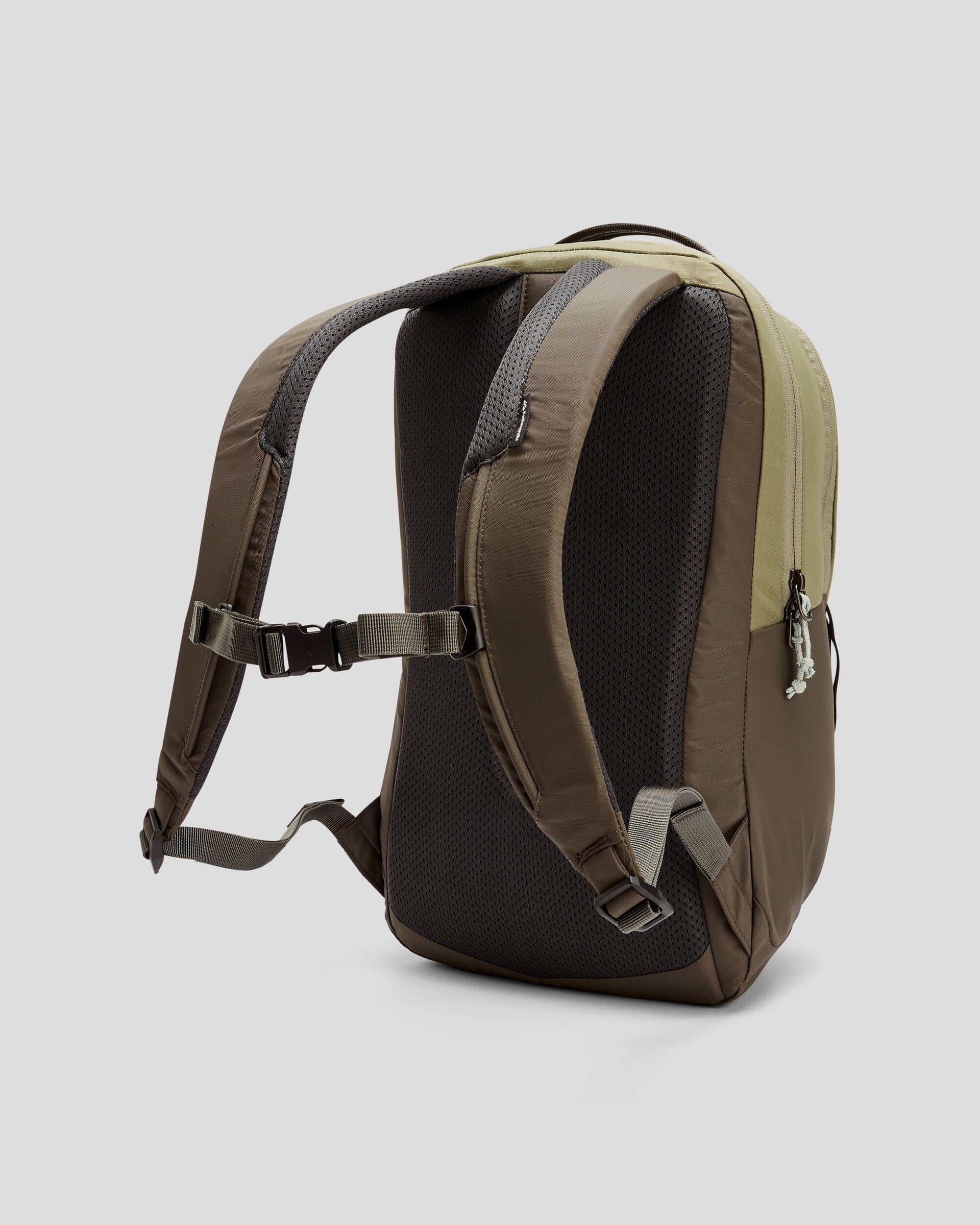 b0787_o4v_axon_everyday_backpack_20l_e_1743630896000