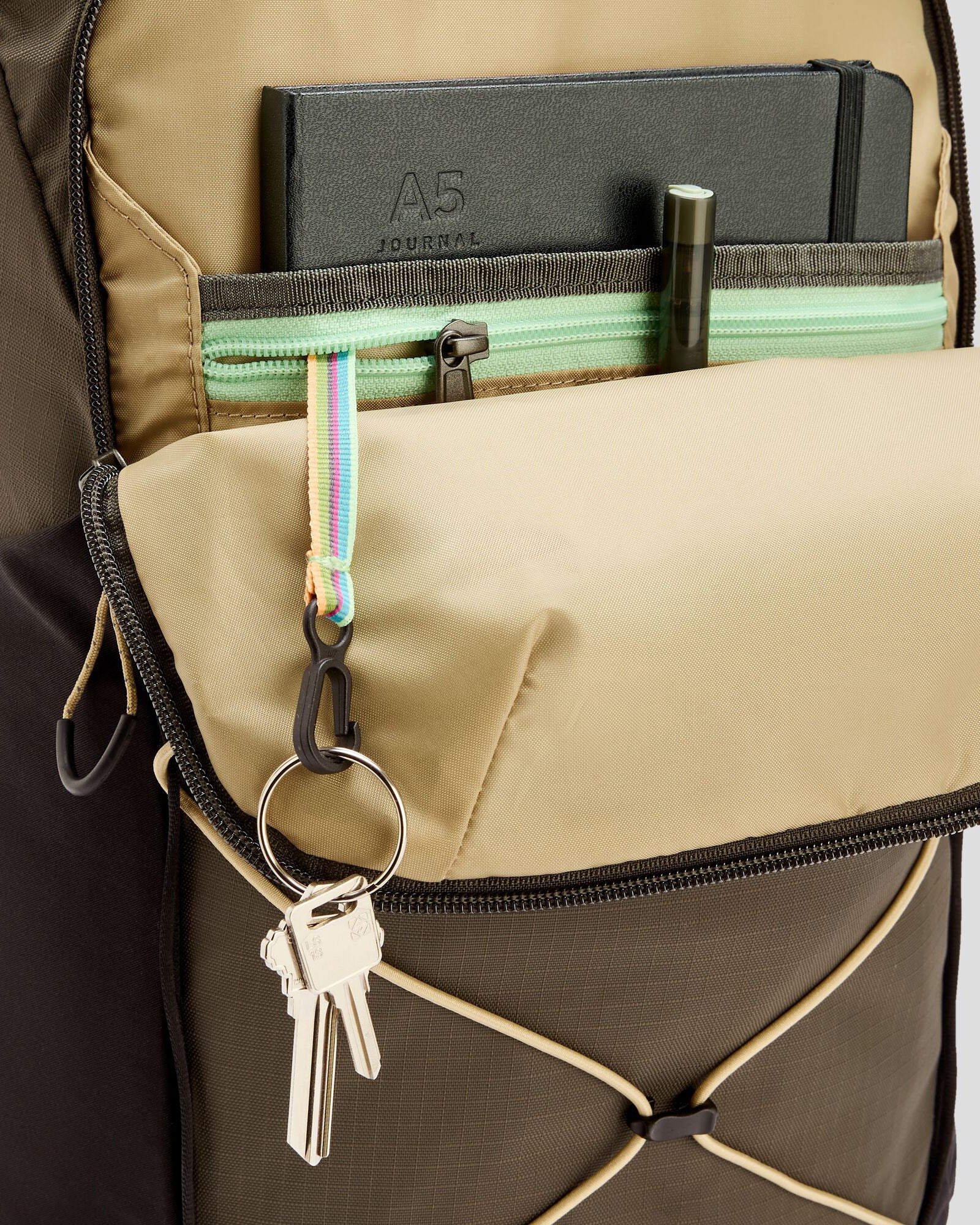 b0788_586_axon_escape_backpack_28l_d_1743630903000