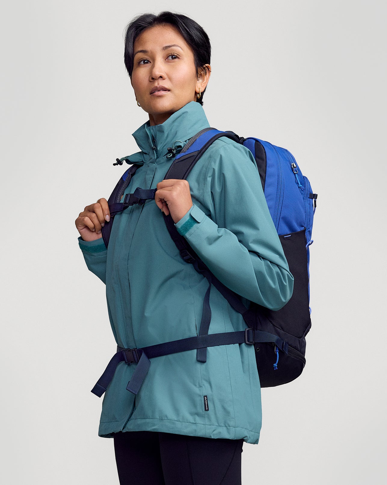 b0788_otq_axon_escape_backpack_28l_blue_c_1754351668000