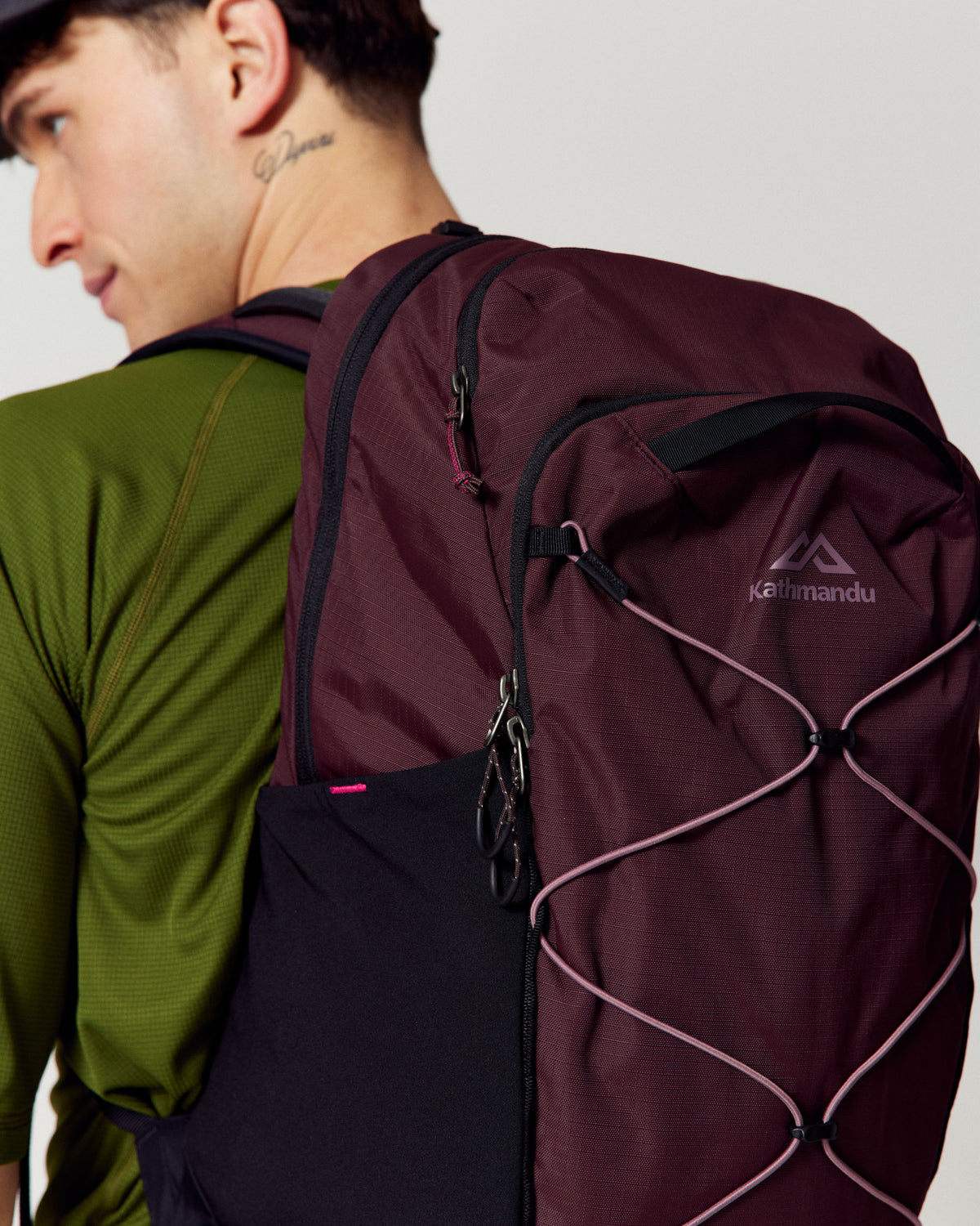 Axon Escape Backpack - 28L - Dark Mulberry