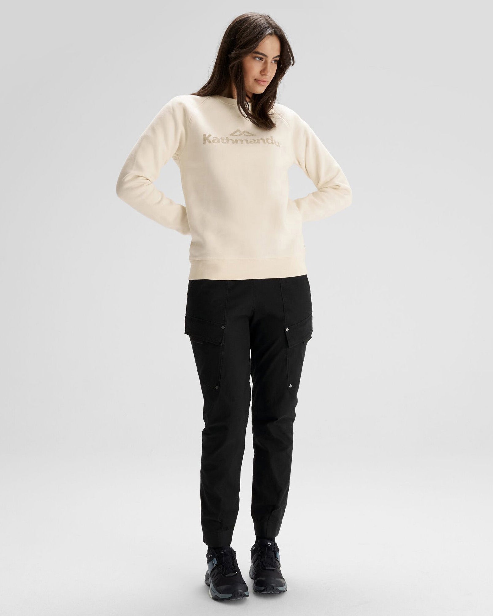 b0806_013_logo_womens_bb_crew_n_b_1743632726000