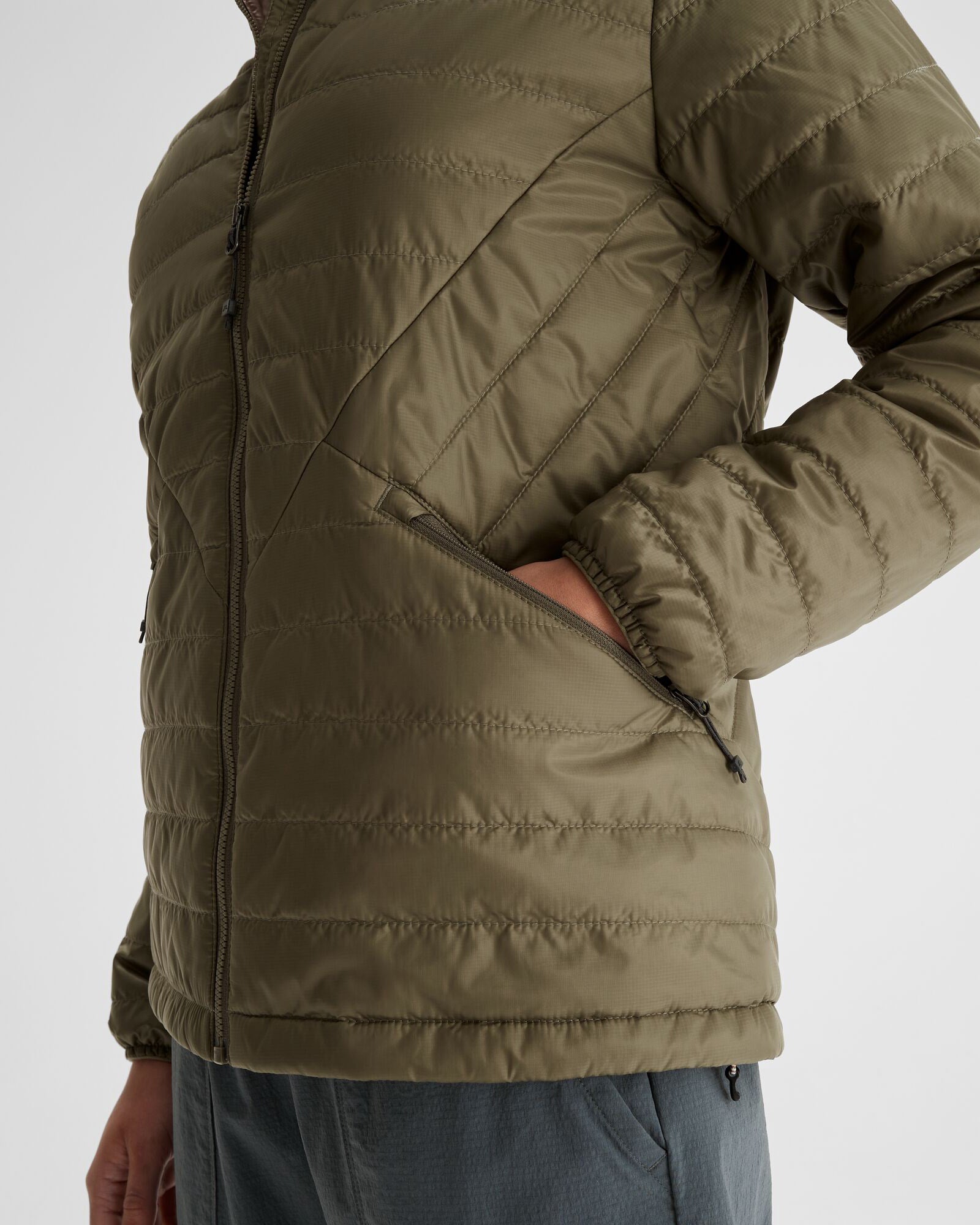 b0818_o4v_heli_r_womens_novaloft_puffer_jacket_v2_f_1743632695000