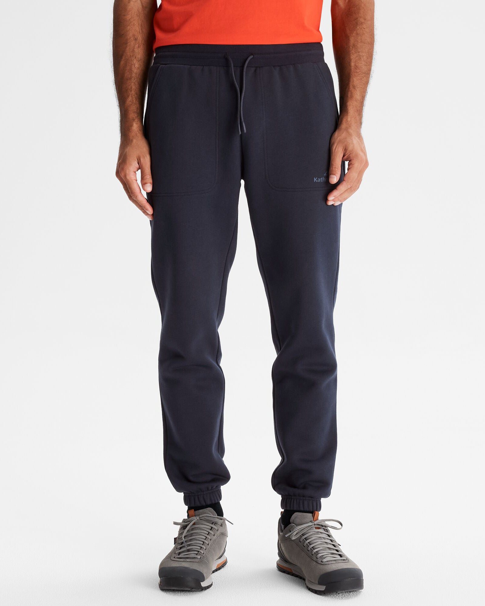 b0866_oje_mens_logo_bb_jogger_a_1743632598000