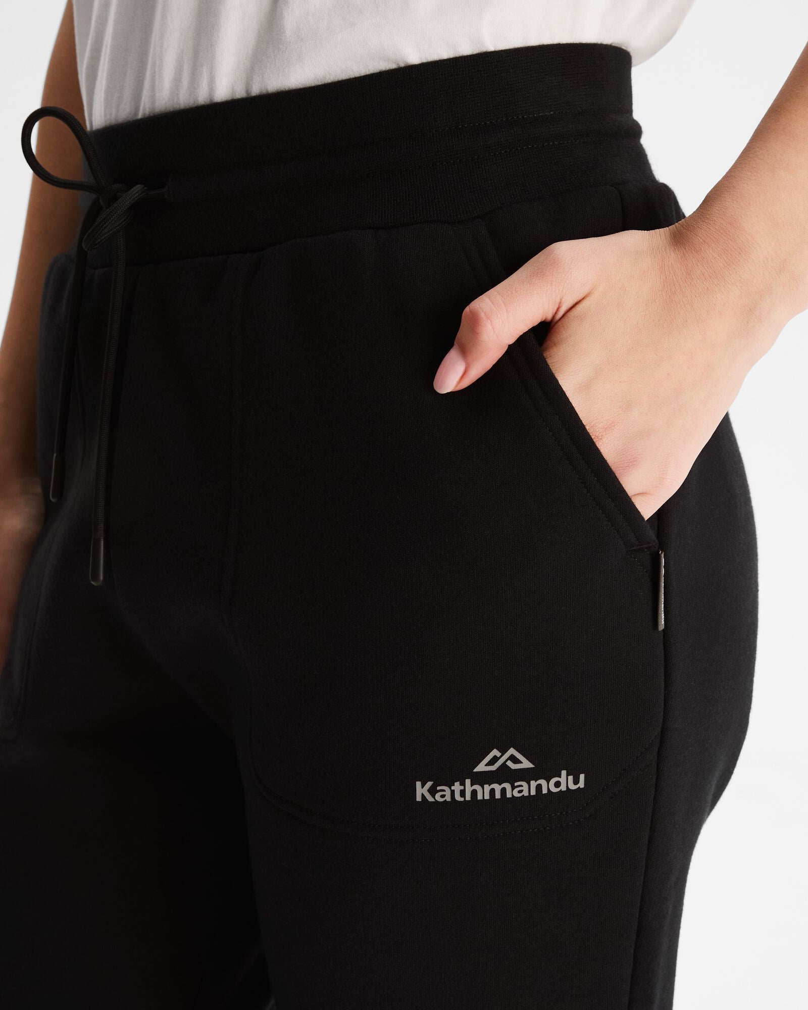 b0867_902_women-s_logo_bb_joggers_d_1743632567000