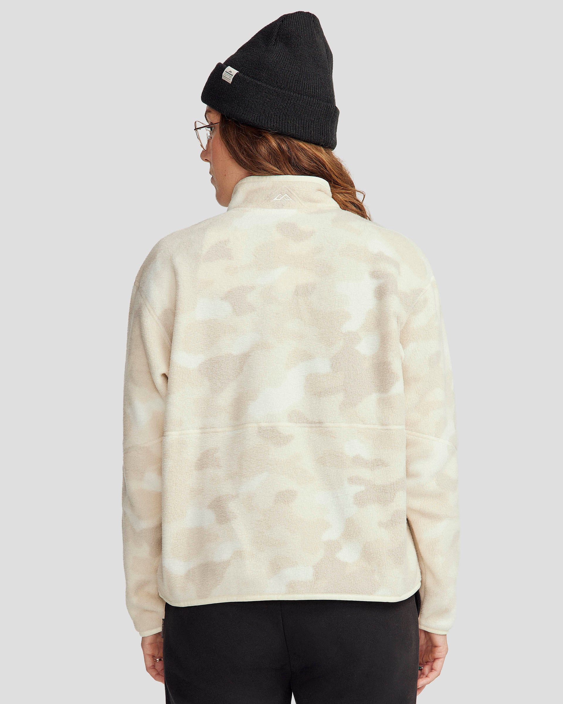 b0911_oqi_womens_trailhead_fleece_jacket_neutral_d_1743628761000