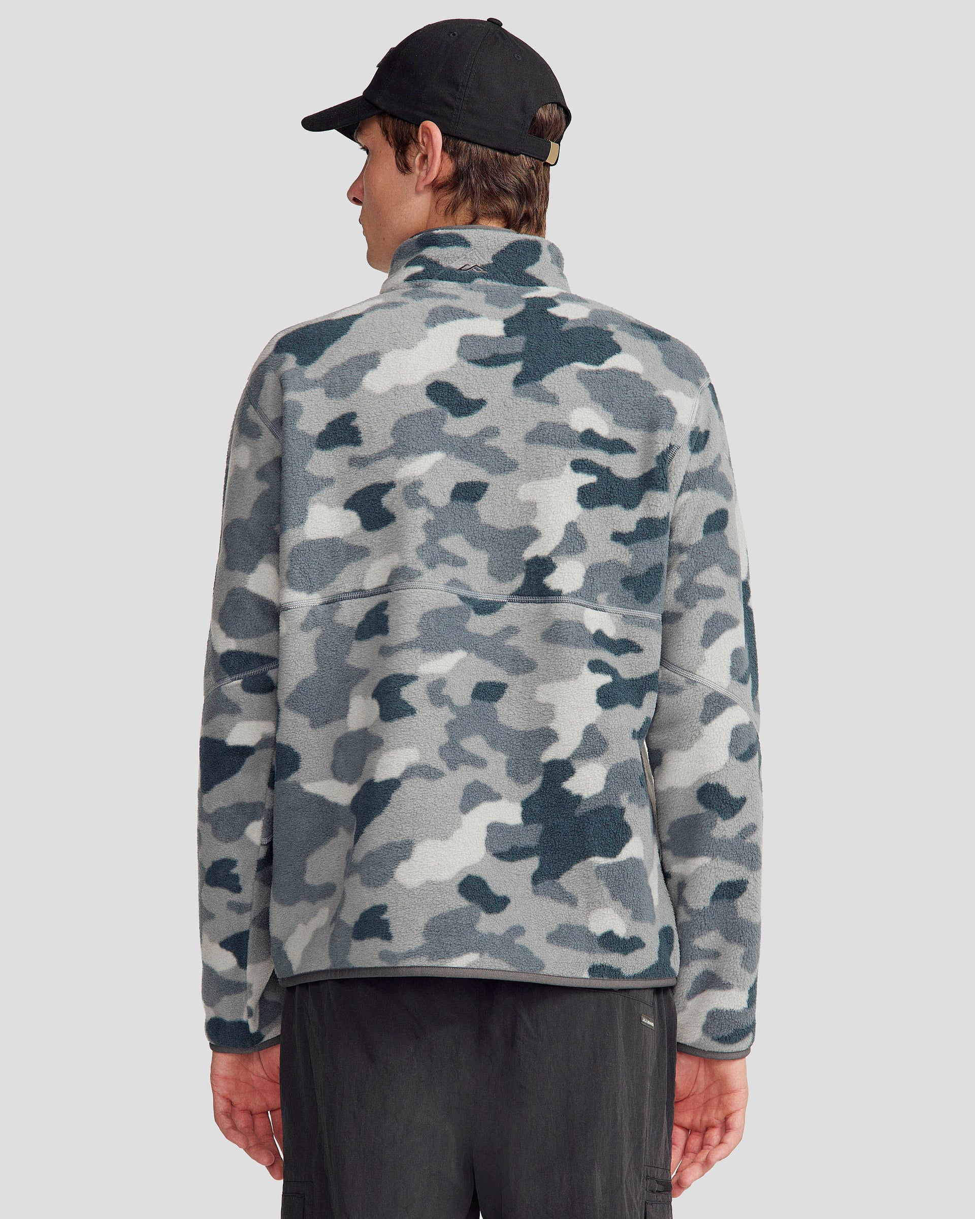 b0914_oqk_mens_trailhead_fleece_quarter_zip_pullover_grey_d_1743628735000