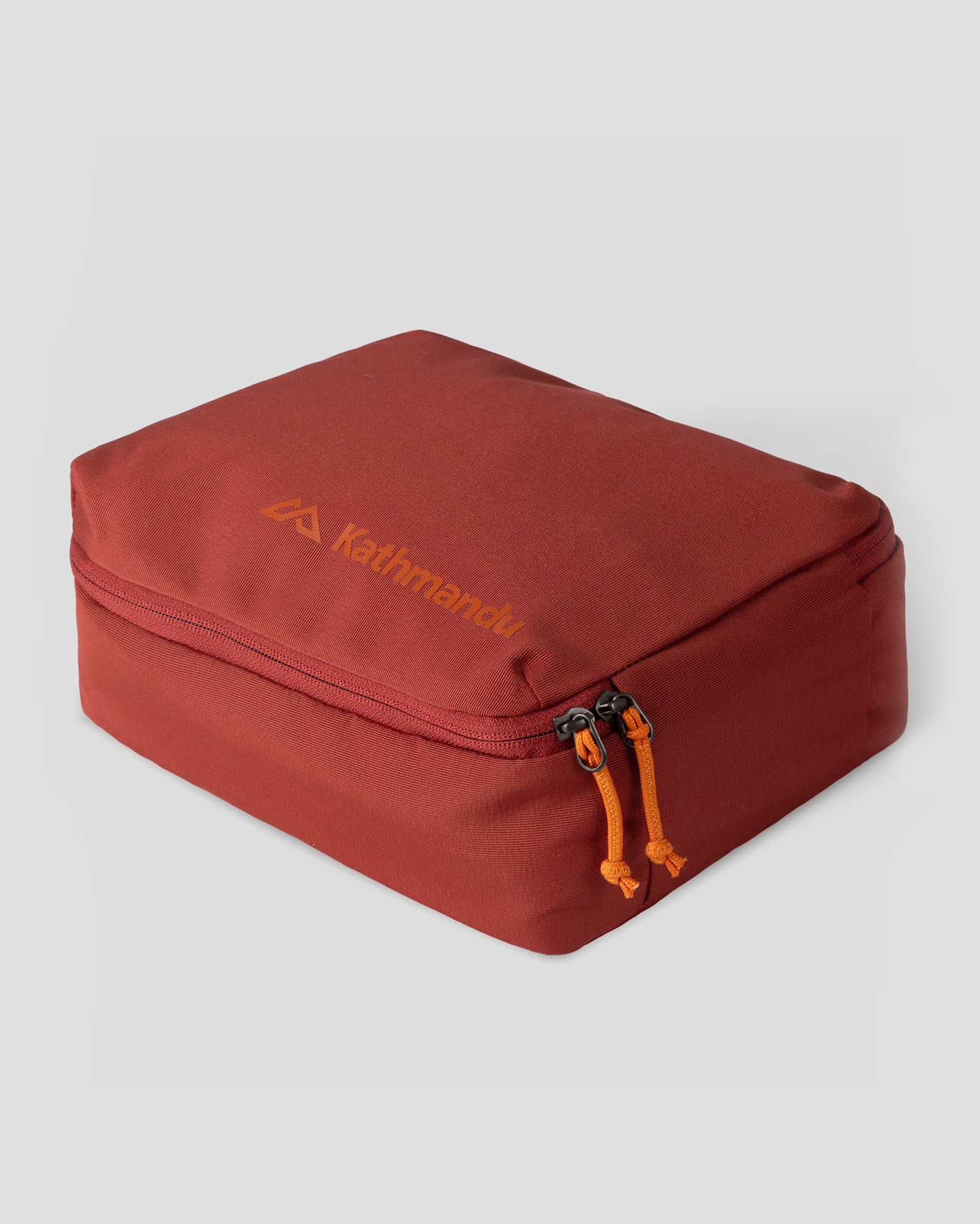 b0975_nmu_hanging_toiletry_kit_a_1743628596000