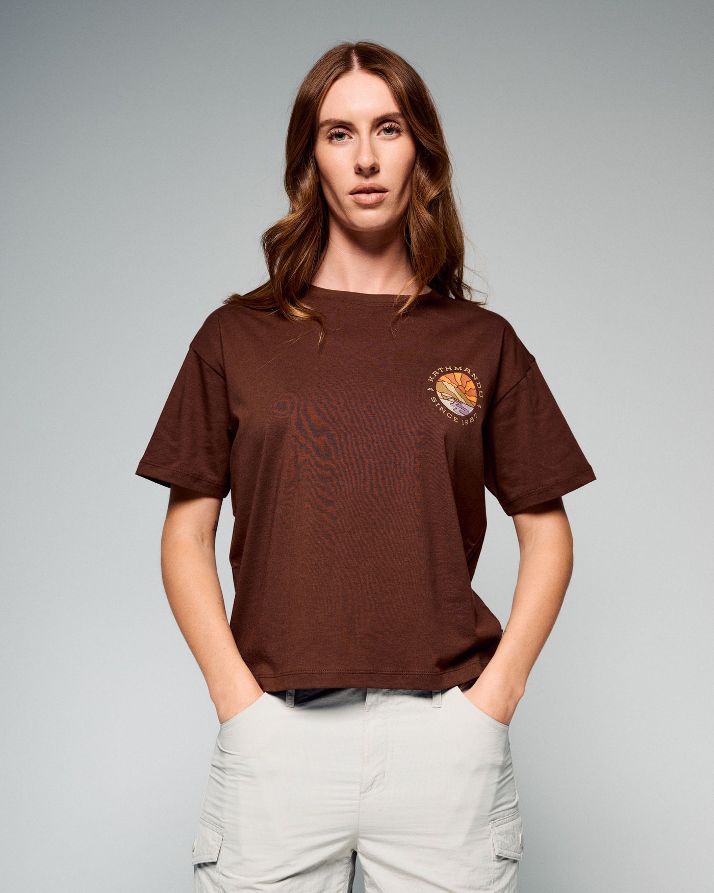 b0994_555_womens_sunburst_logo_organic_cotton_ss_tee_a_1775616673000
