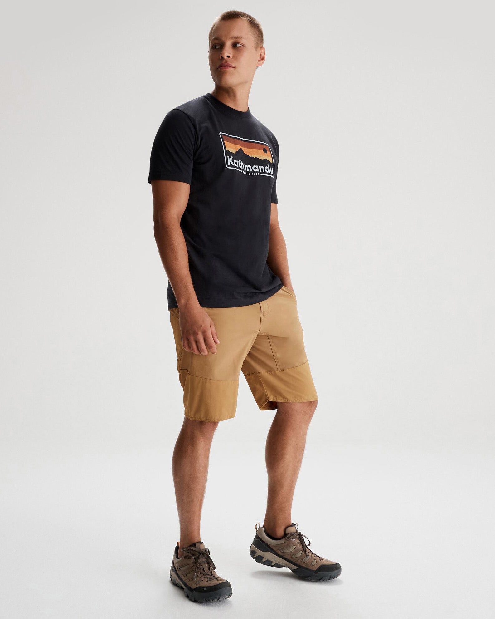b0995_902_mens_70s_logo_organic_cotton_short_sleeve_t_b_1743632401000