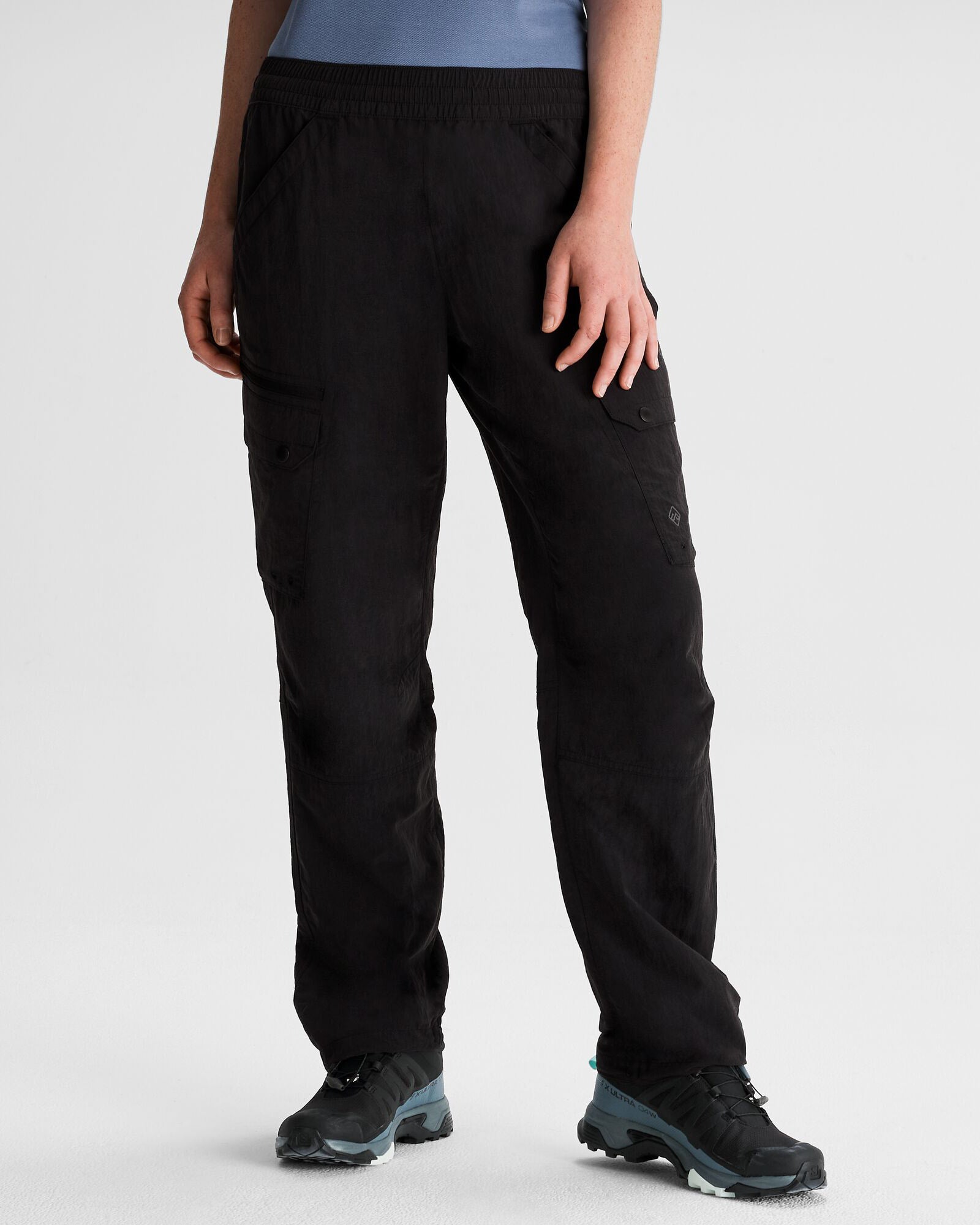 b1000_902_evry_day_womens_cargo_pants_a_1743632364000