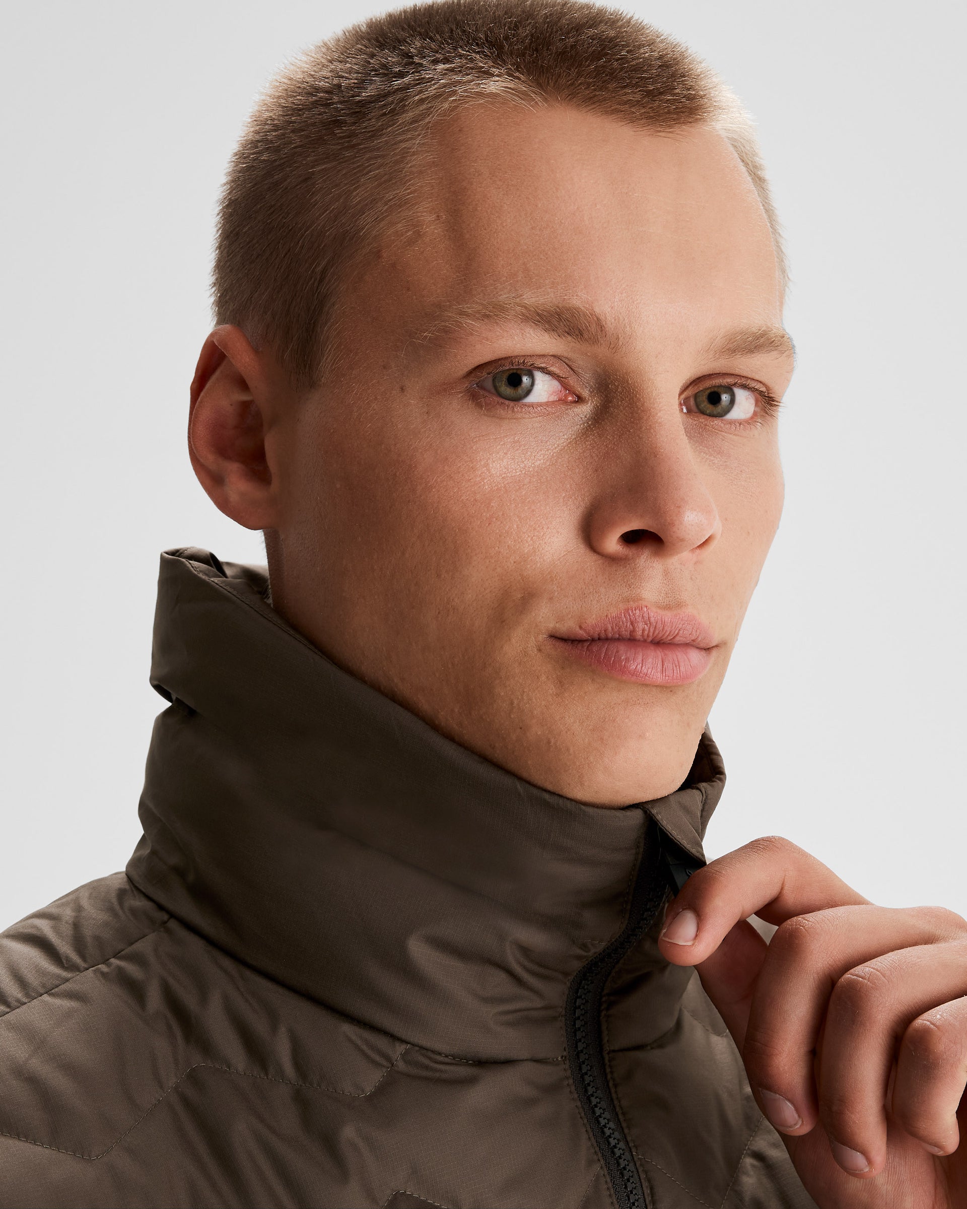 b1017_o4p_any_time_mens_down_puffer_vest_d_1743731893000