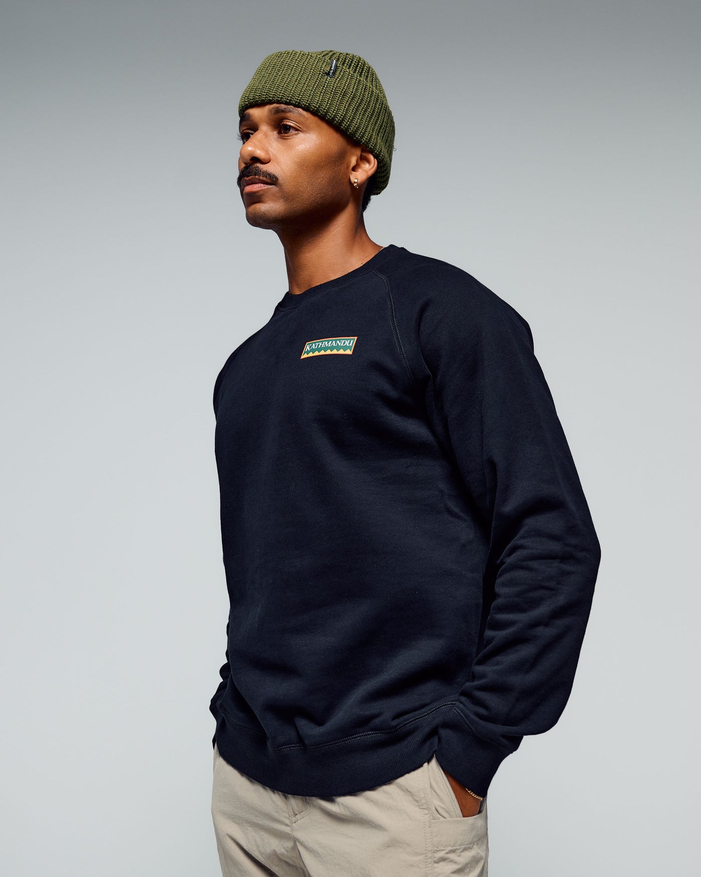 b1068_o4w_mens_heritage_logo_lt_bb_crew_sweatshirt_a_1768348927000