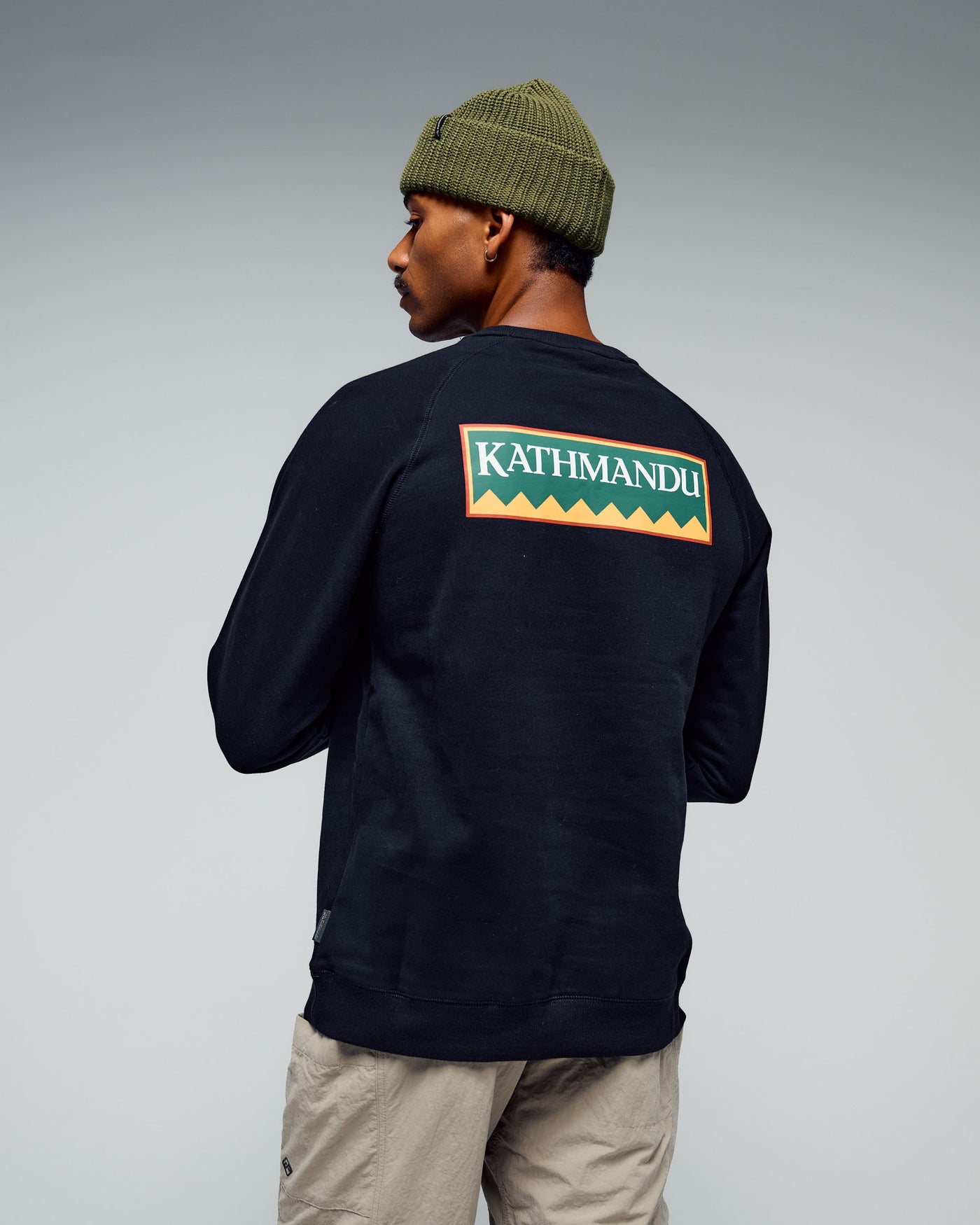 b1068_o4w_mens_heritage_logo_lt_bb_crew_sweatshirt_b_1768348927000