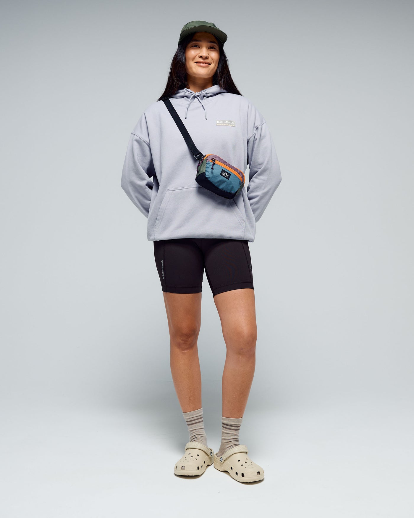 b1069_oi5_womens_heritage_logo_slouchy_lt_bb_hoodie_a_1768361336000
