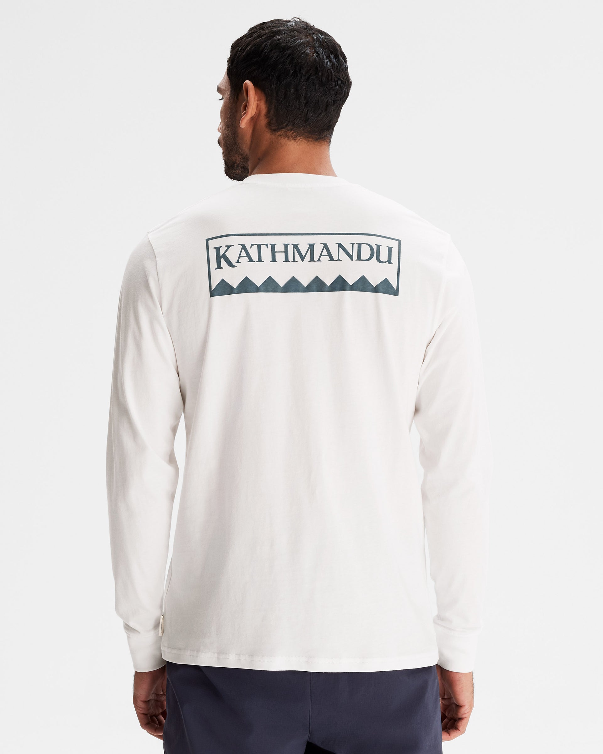 b1133_002_heritage_logo_mens_organic_cotton_long_sleeve_tee_c_1743732180000