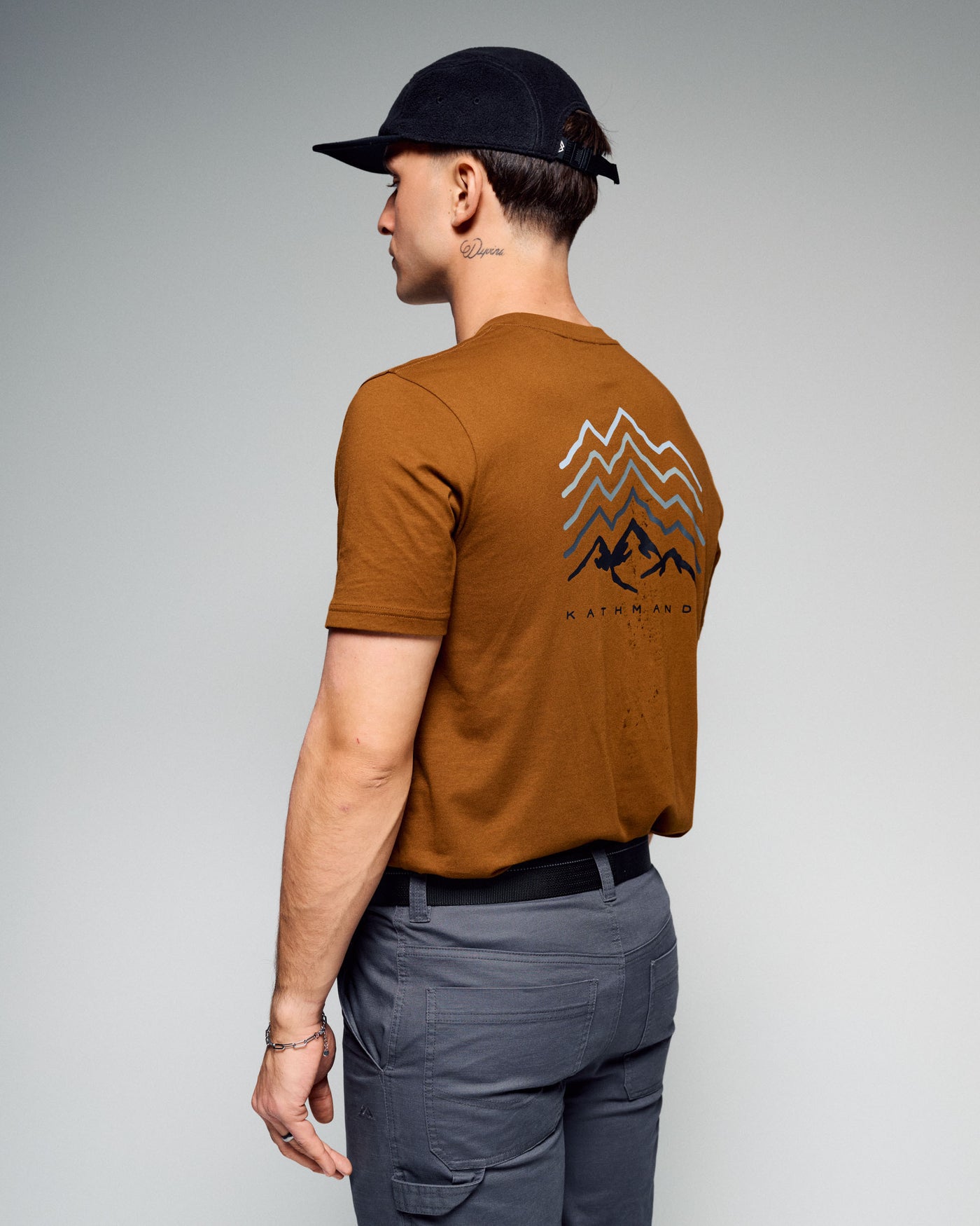 b1134_805_mountain_rays_mens_organic_cotton_ss_tee_c_1775616270000