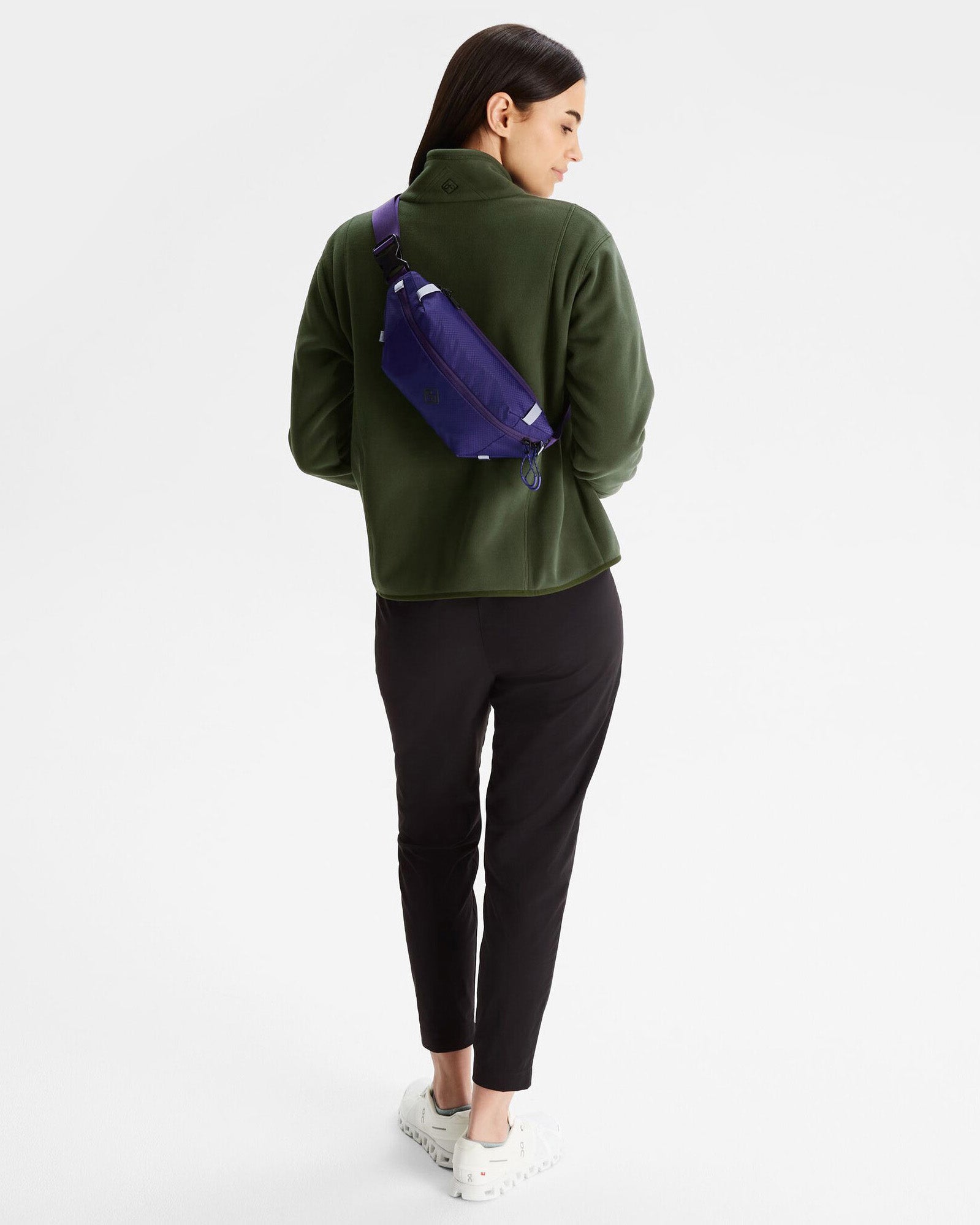 b1171_ofc_valorous_cross_body_b_1743632114000