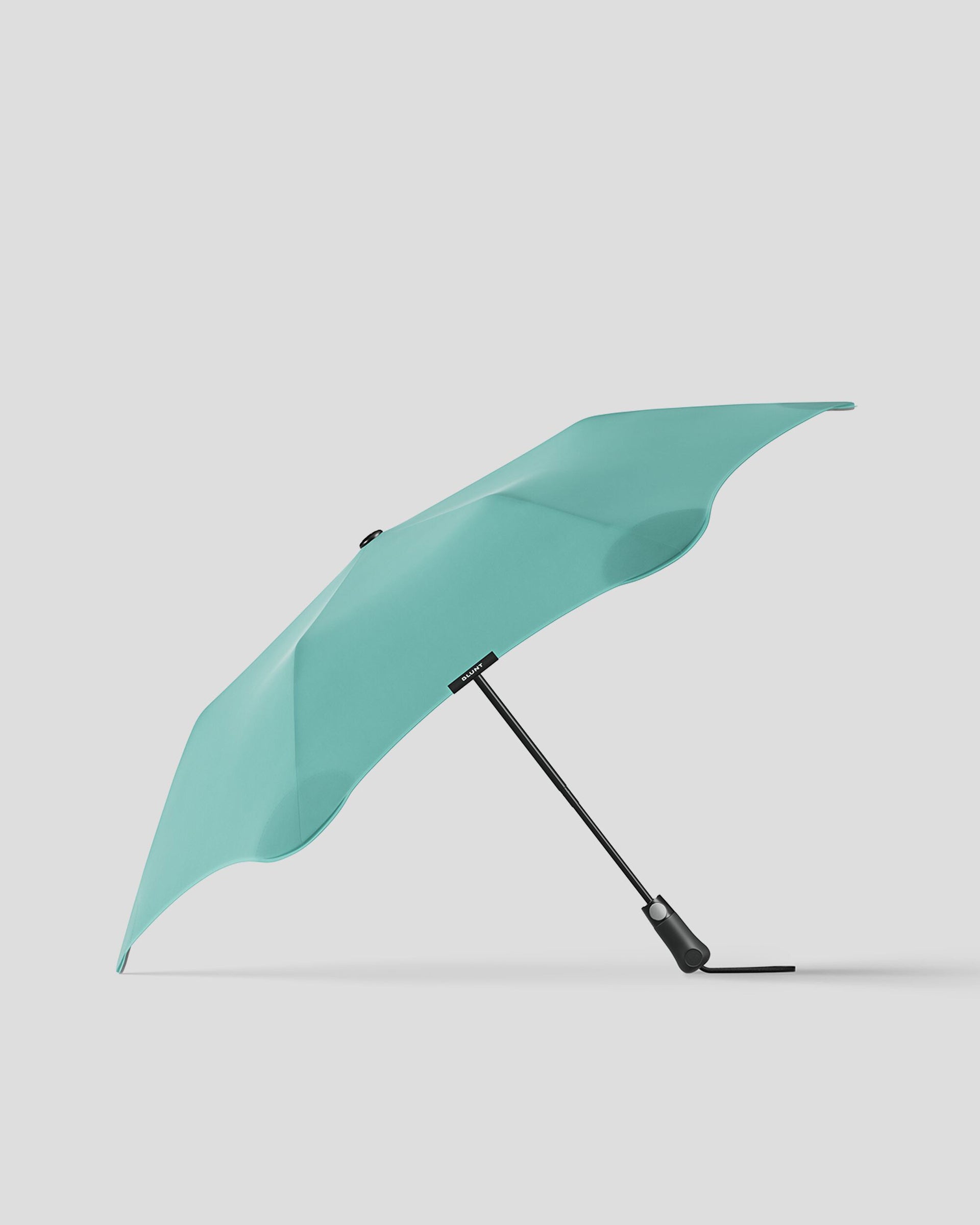 b1231_765_blunt_metro_umbrella_bl_a_1743630787000