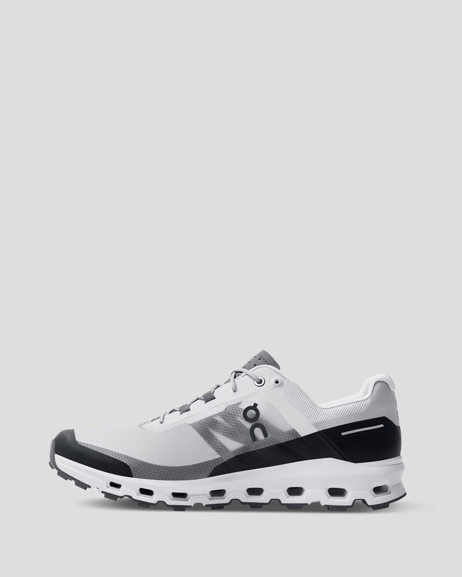 b1303_ont_on_running_cloudvista_2_m_b_1743635267000