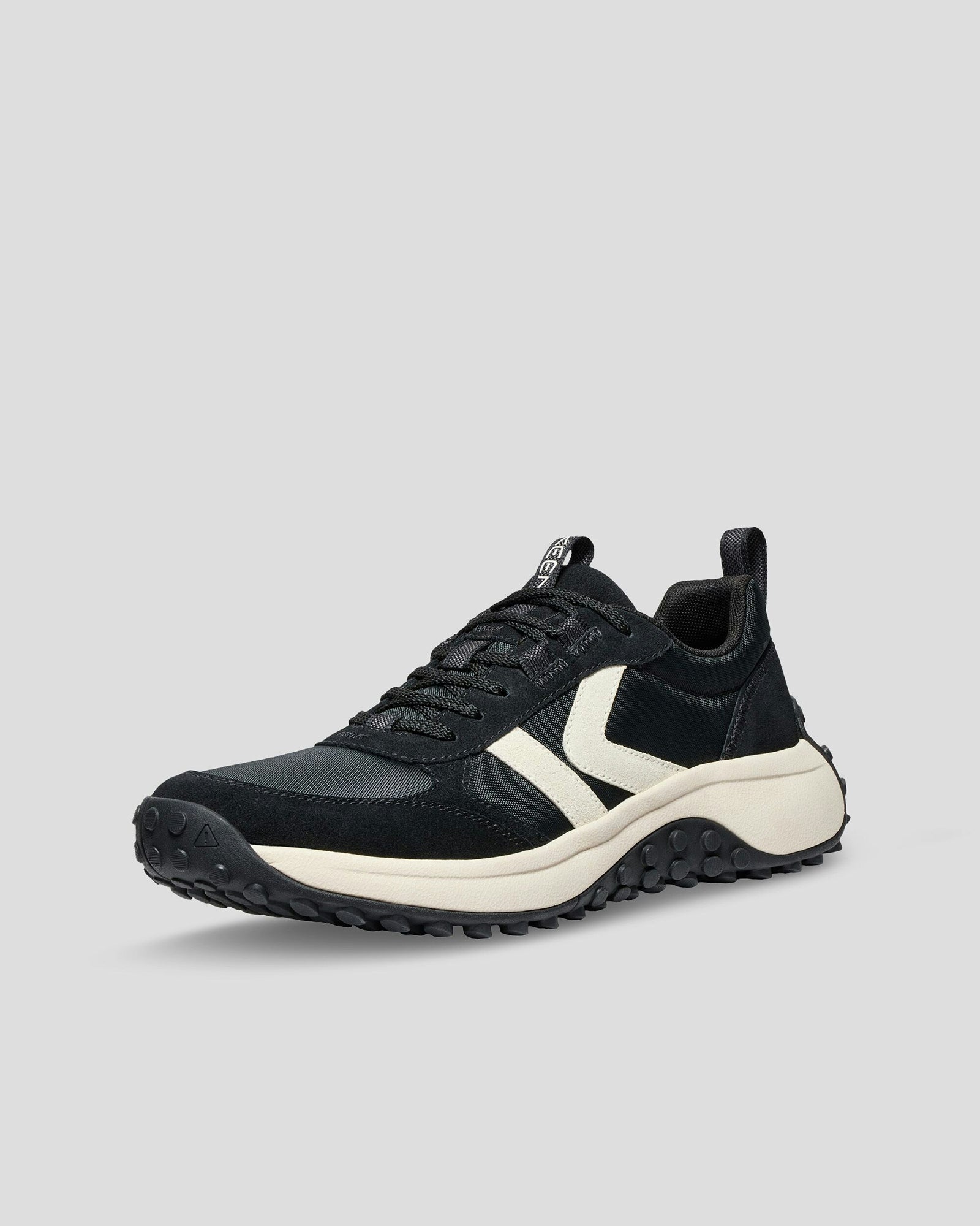 b1319_oos_keen_ks86_womens_black_b_1747712976000