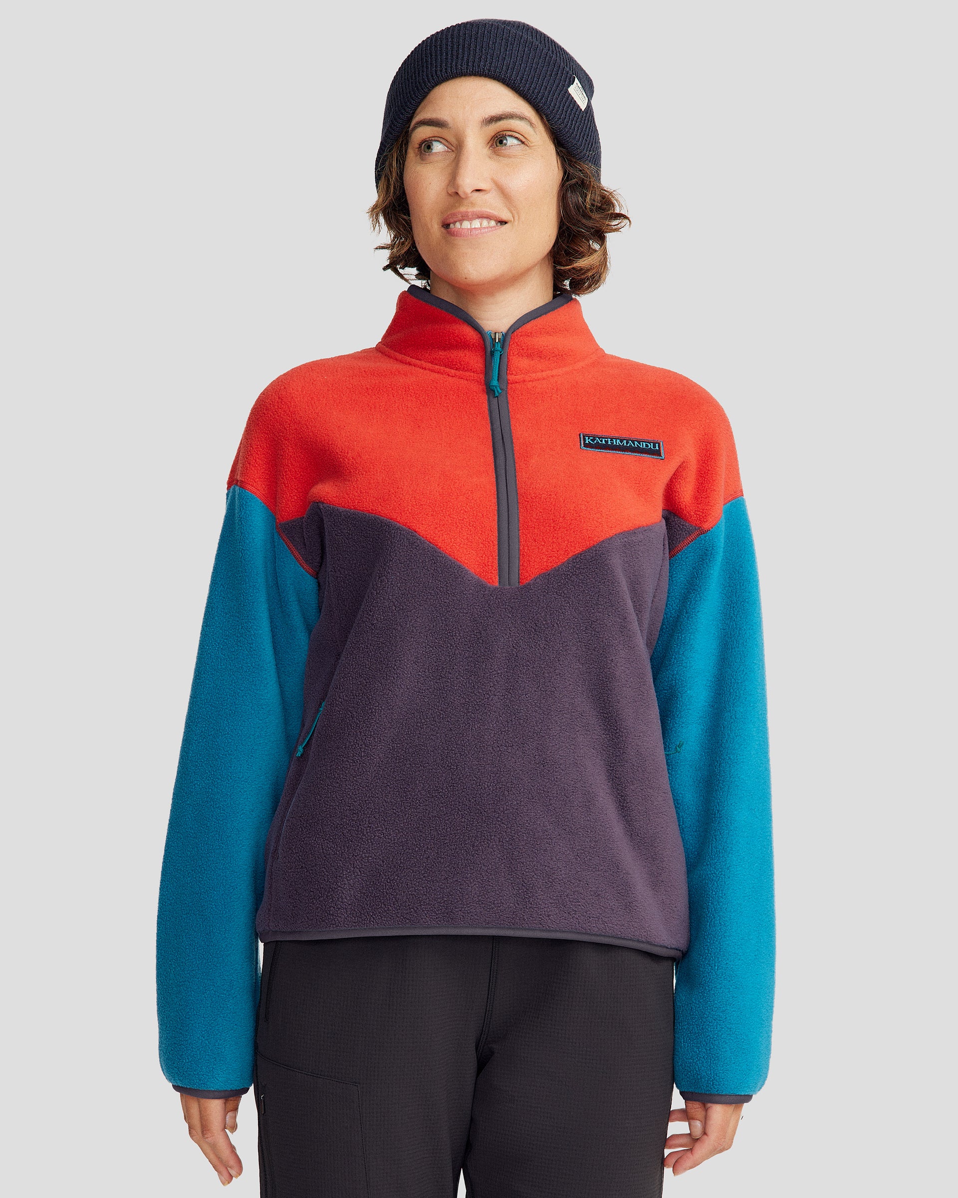 b1368_oqg_womens_trailhead_fleece_heritage_pullover_red_blue__a_1744693776000