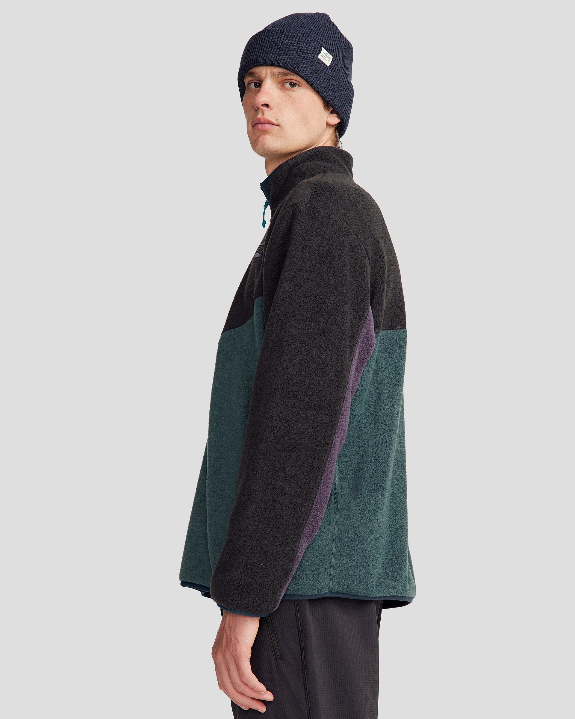 b1369_oqb_mens_trailhead_fleece_heritage_pullover_black_green_multi_m_c_1745458754000