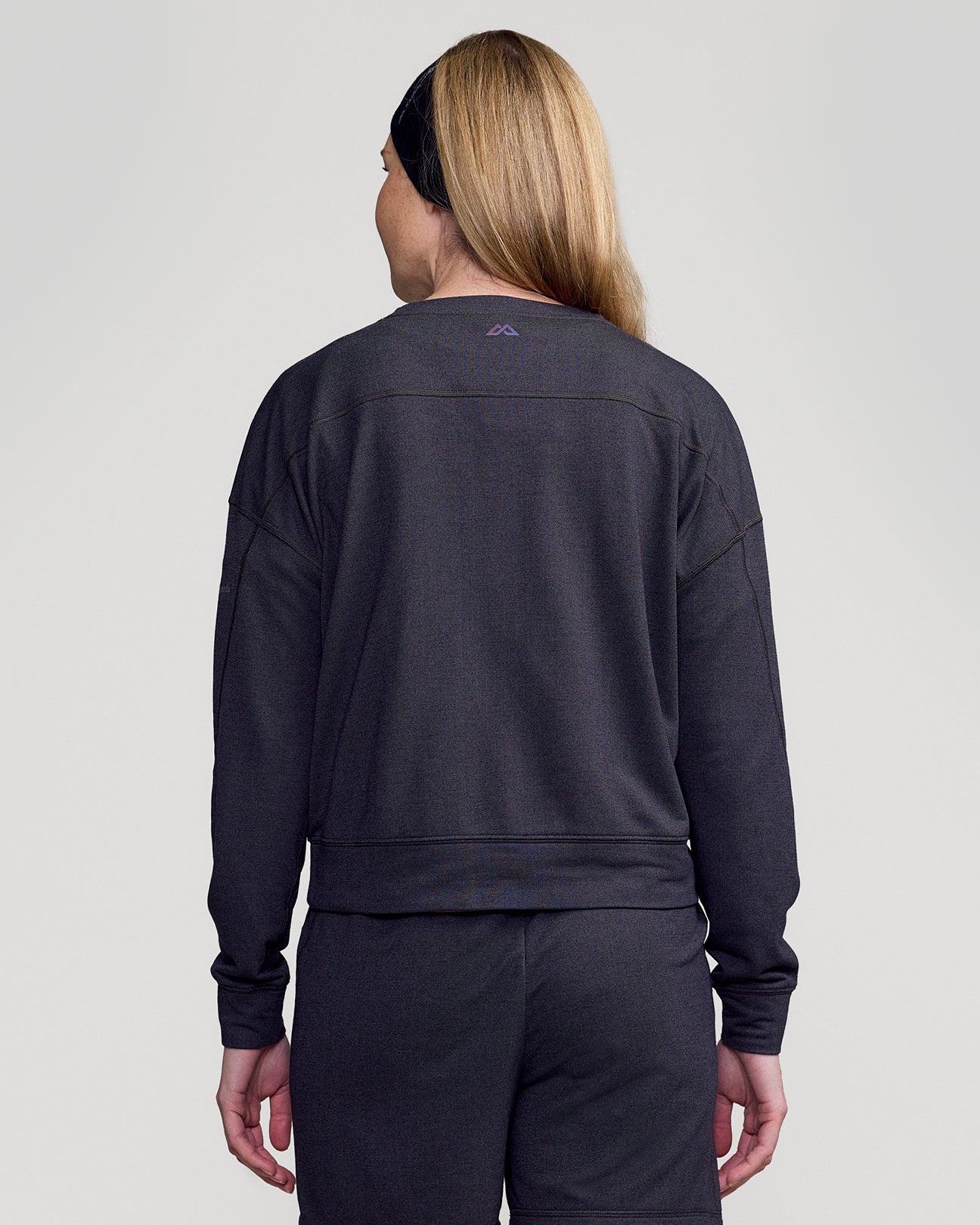 b1382_780_womens_anytime_crew_sweatshir_d_1754351644000