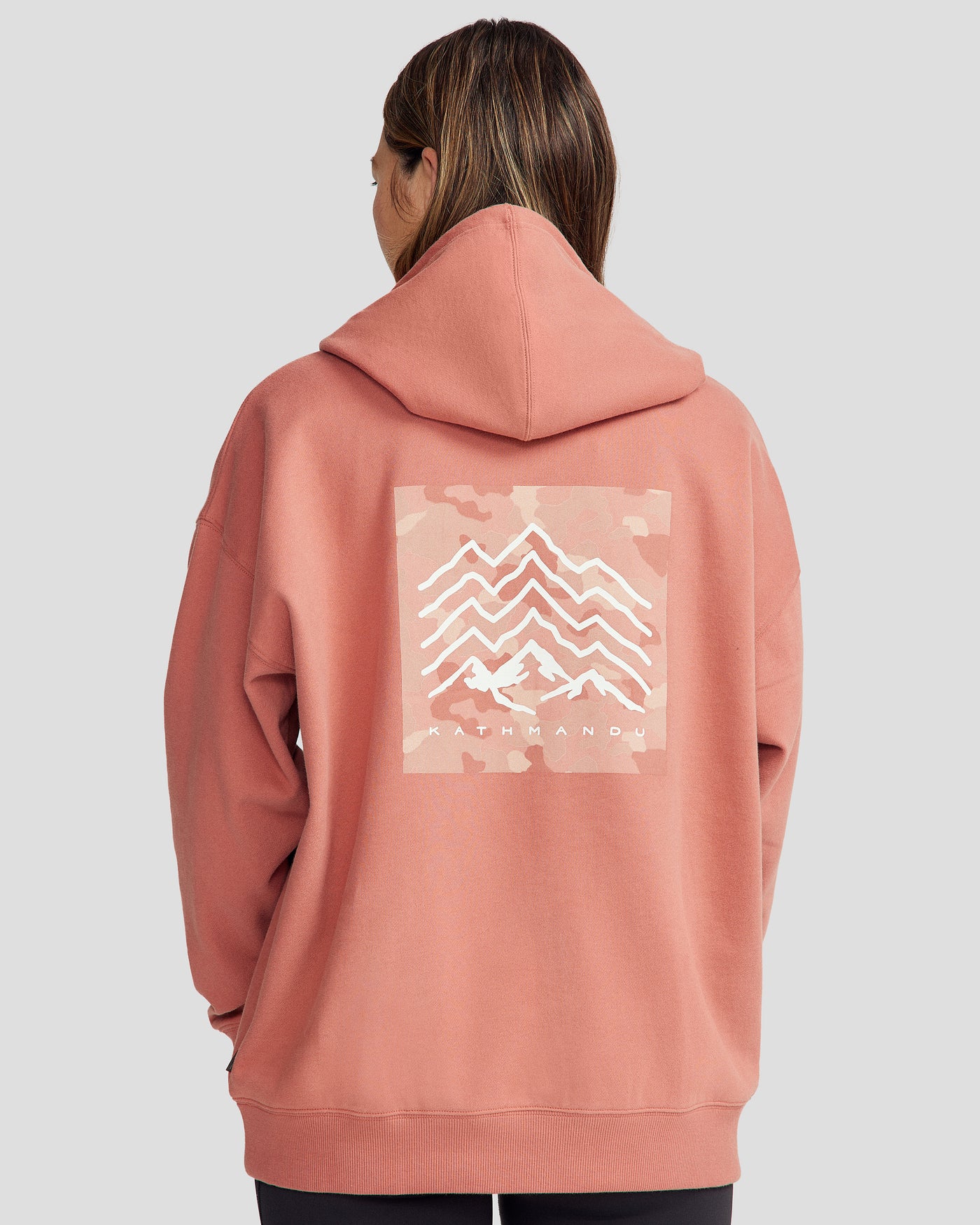 b1390_156_womens_mountain_camo_relaxed_hoodie_neutral_m_d_1745458757000