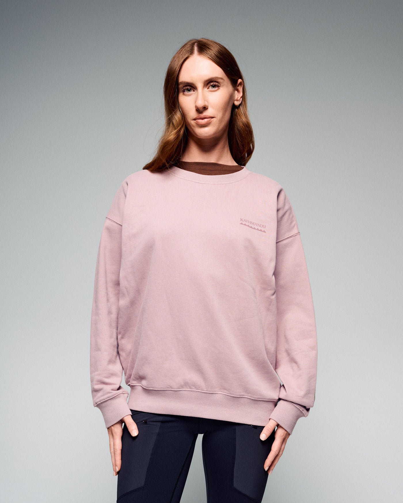 b1444_or7_heritage_logo_womens_slouchy_lt_bb_crew_a_1775616267000